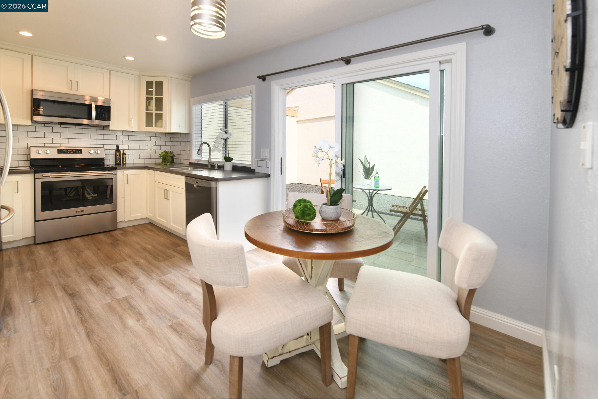 Detail Gallery Image 2 of 40 For 4869 Wolf Way, Concord,  CA 94521 - 2 Beds | 2 Baths