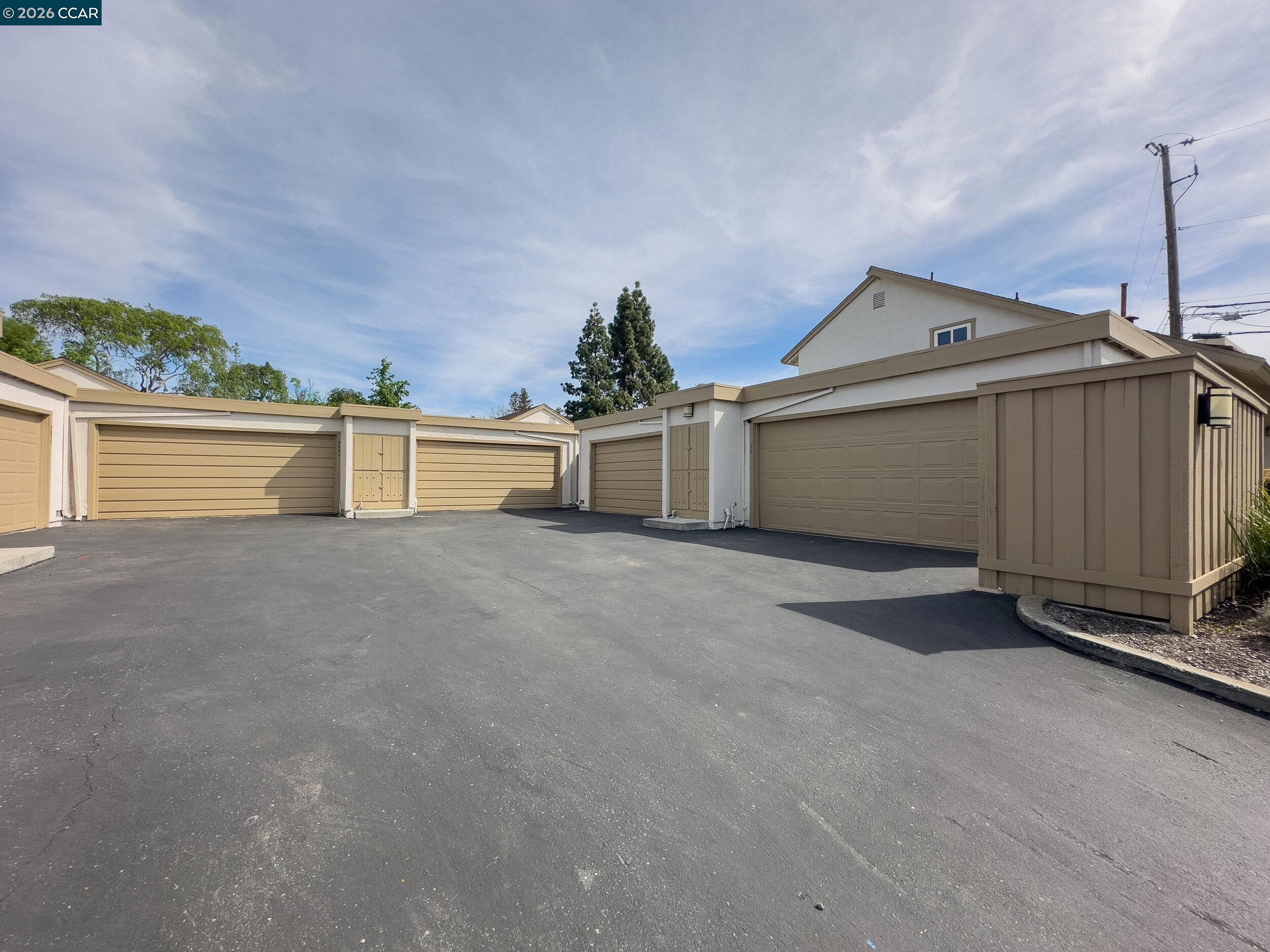 Detail Gallery Image 39 of 40 For 4869 Wolf Way, Concord,  CA 94521 - 2 Beds | 2 Baths