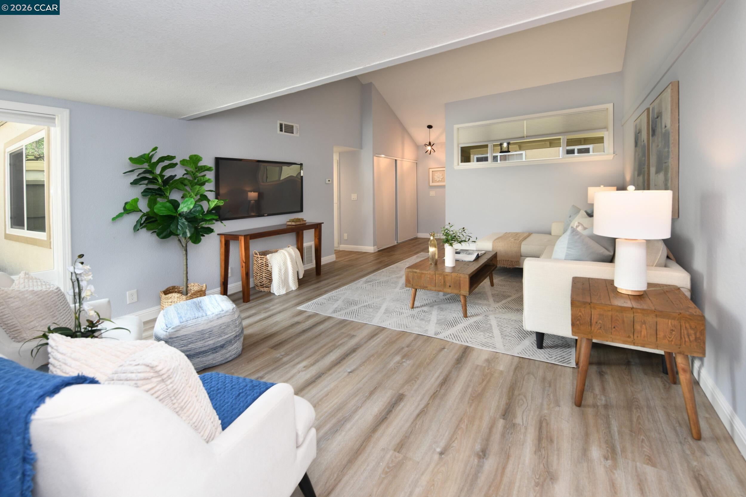 Detail Gallery Image 7 of 40 For 4869 Wolf Way, Concord,  CA 94521 - 2 Beds | 2 Baths