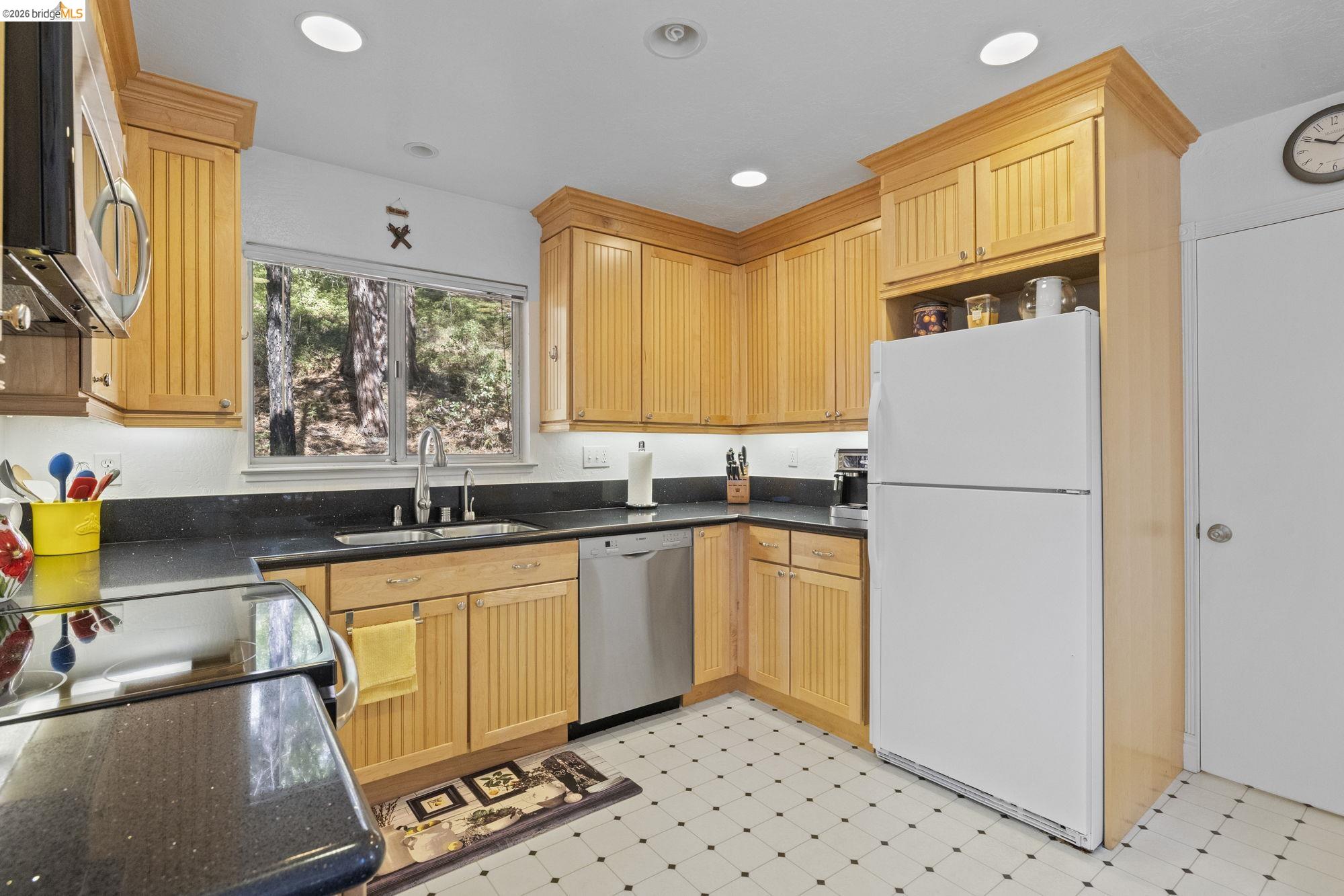 Detail Gallery Image 4 of 34 For 29810 Mariposa Dr, Cold Springs,  CA 95335 - 2 Beds | 2 Baths