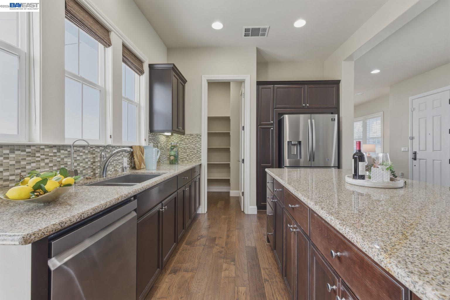 Detail Gallery Image 17 of 51 For 4450 Sunset View Dr, Dublin,  CA 94568 - 4 Beds | 2/1 Baths
