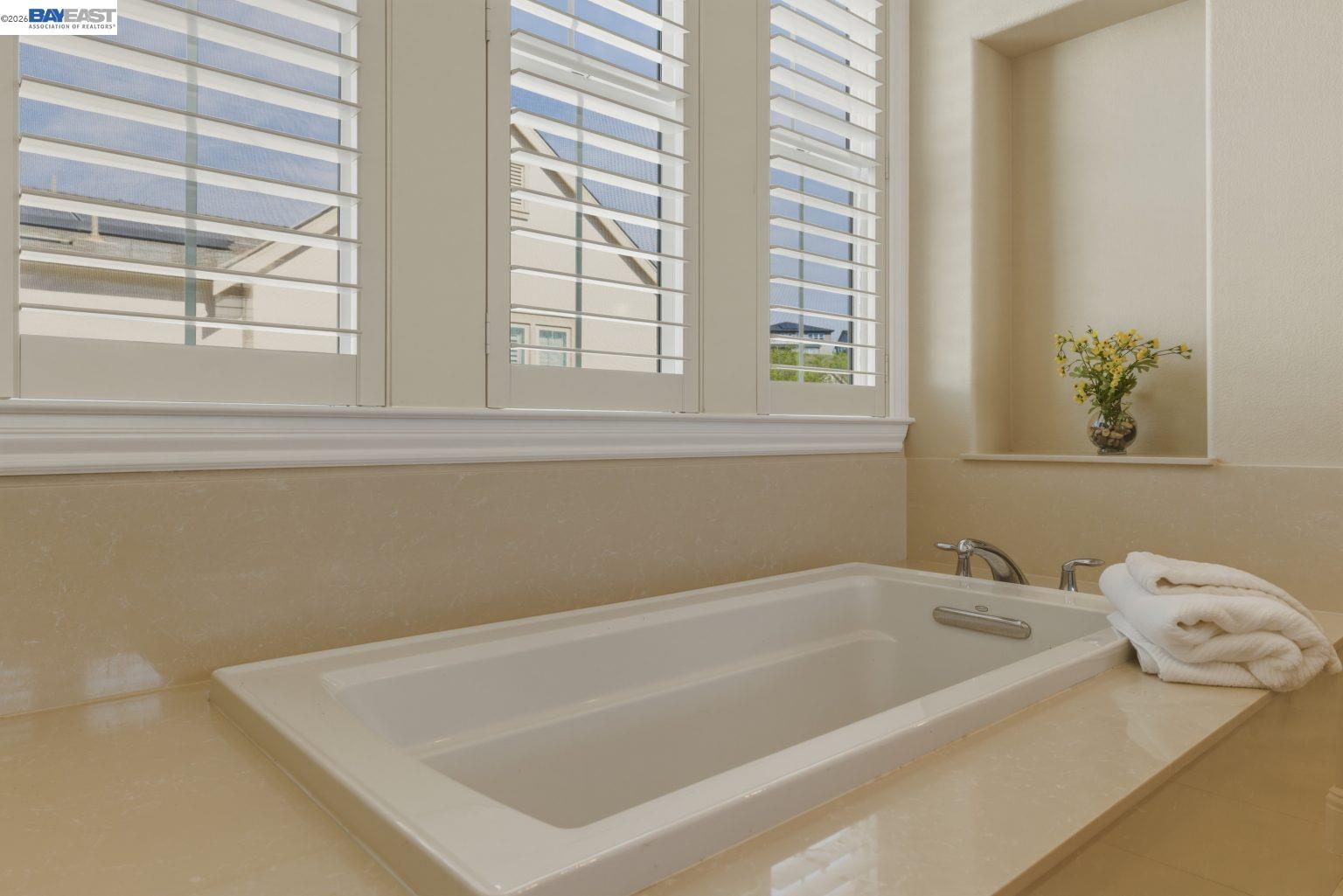 Detail Gallery Image 28 of 51 For 4450 Sunset View Dr, Dublin,  CA 94568 - 4 Beds | 2/1 Baths