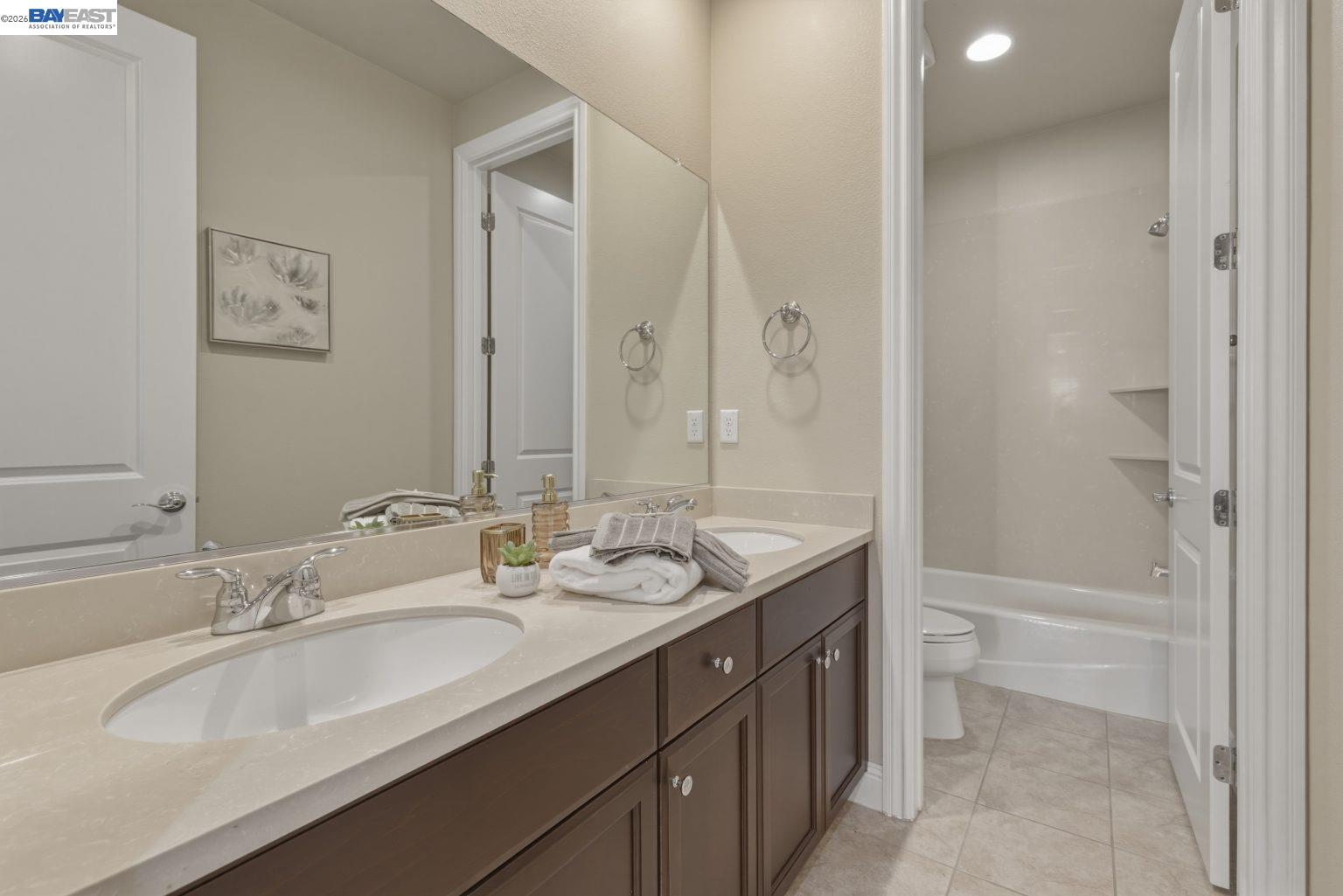 Detail Gallery Image 37 of 51 For 4450 Sunset View Dr, Dublin,  CA 94568 - 4 Beds | 2/1 Baths