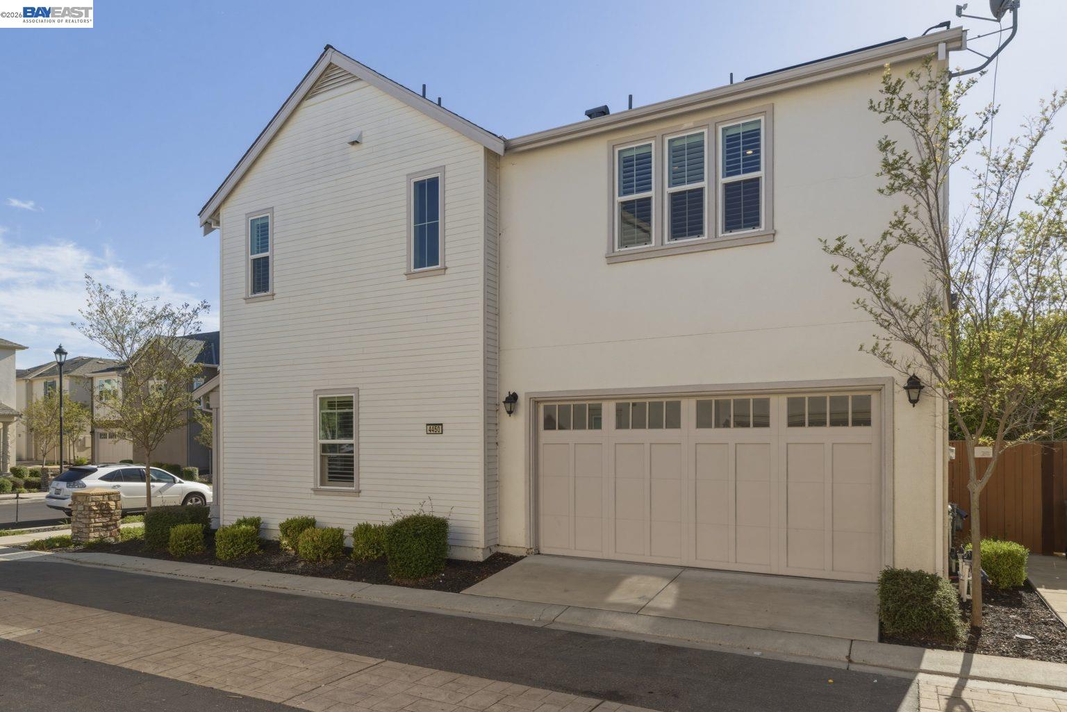 Detail Gallery Image 6 of 51 For 4450 Sunset View Dr, Dublin,  CA 94568 - 4 Beds | 2/1 Baths