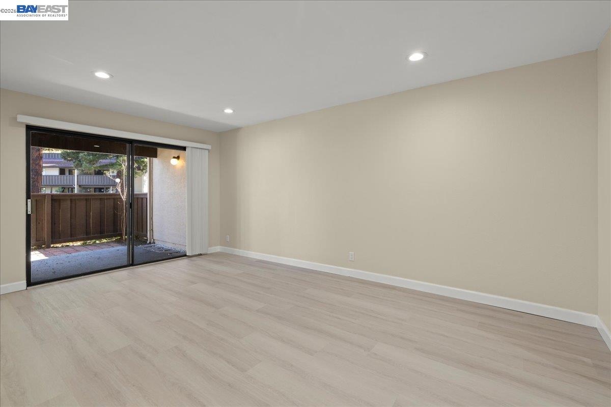 Detail Gallery Image 3 of 24 For 999 W Evelyn Ter #95,  Sunnyvale,  CA 94086 - 1 Beds | 1 Baths