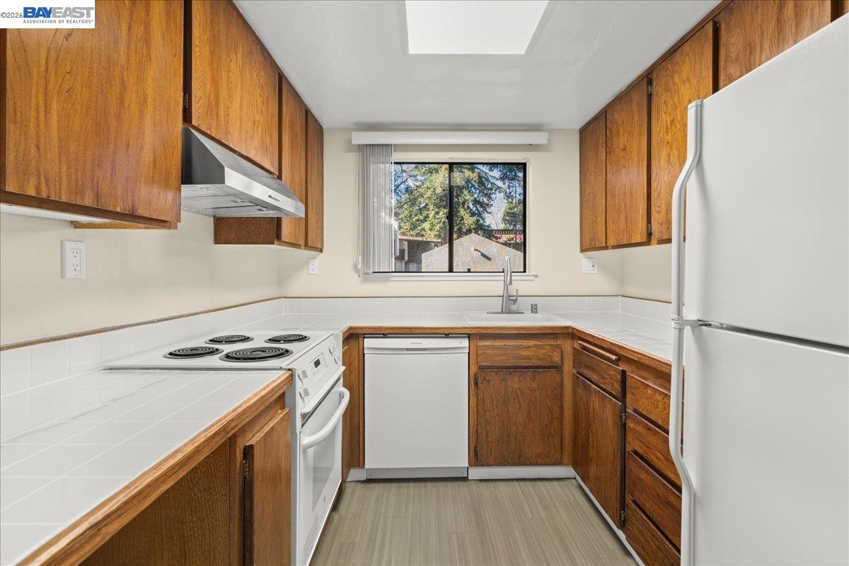 Detail Gallery Image 10 of 24 For 999 W Evelyn Ter #95,  Sunnyvale,  CA 94086 - 1 Beds | 1 Baths