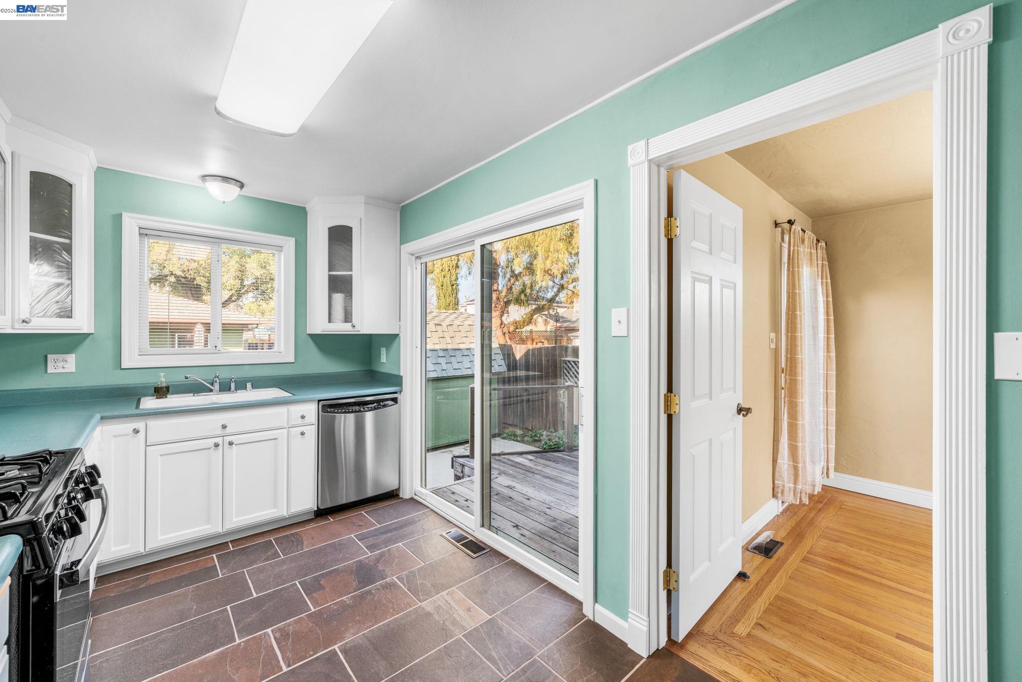 Detail Gallery Image 8 of 20 For 2342 Palm Ave, Livermore,  CA 94550 - – Beds | – Baths