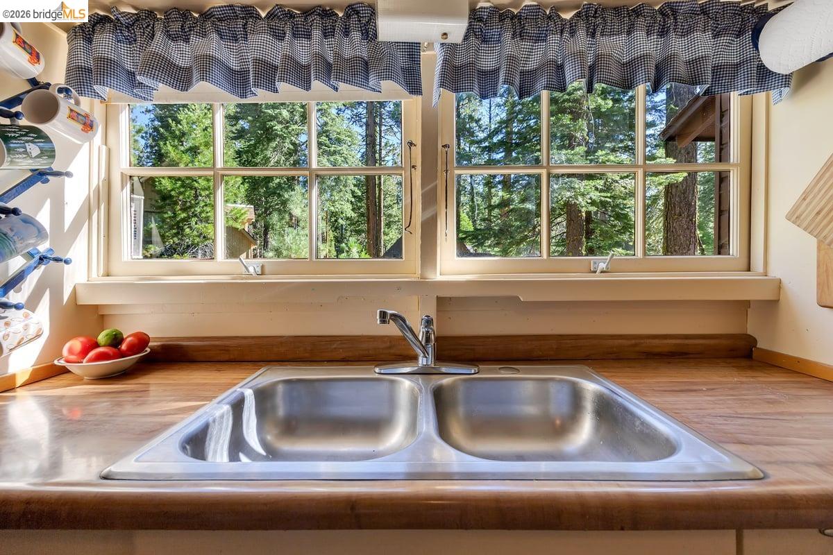 Detail Gallery Image 9 of 34 For 311 Fir, Pinecrest,  CA 95370 - 3 Beds | 1 Baths