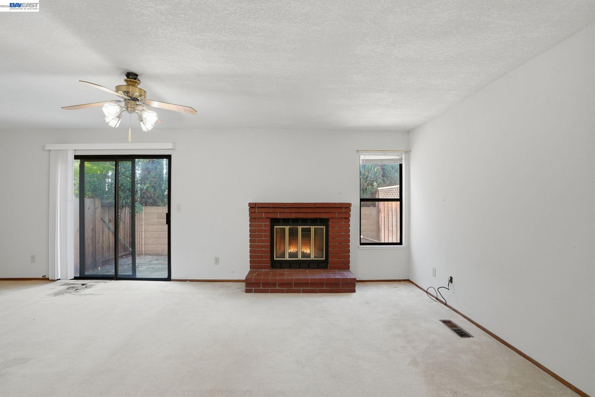 Photo #3: 41127464 Listing: Photo #3