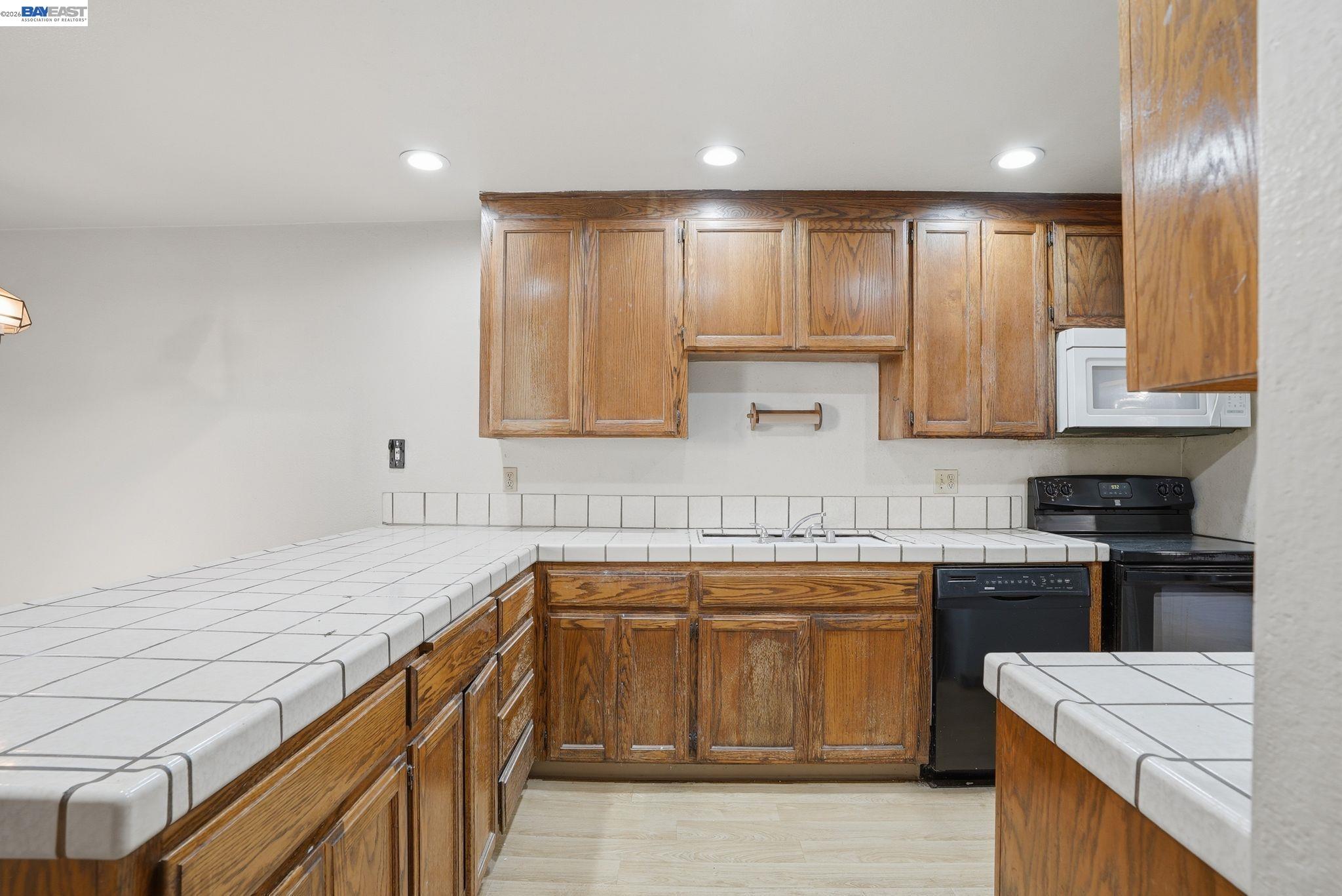 Photo #9: 41127464 Listing: Photo #9