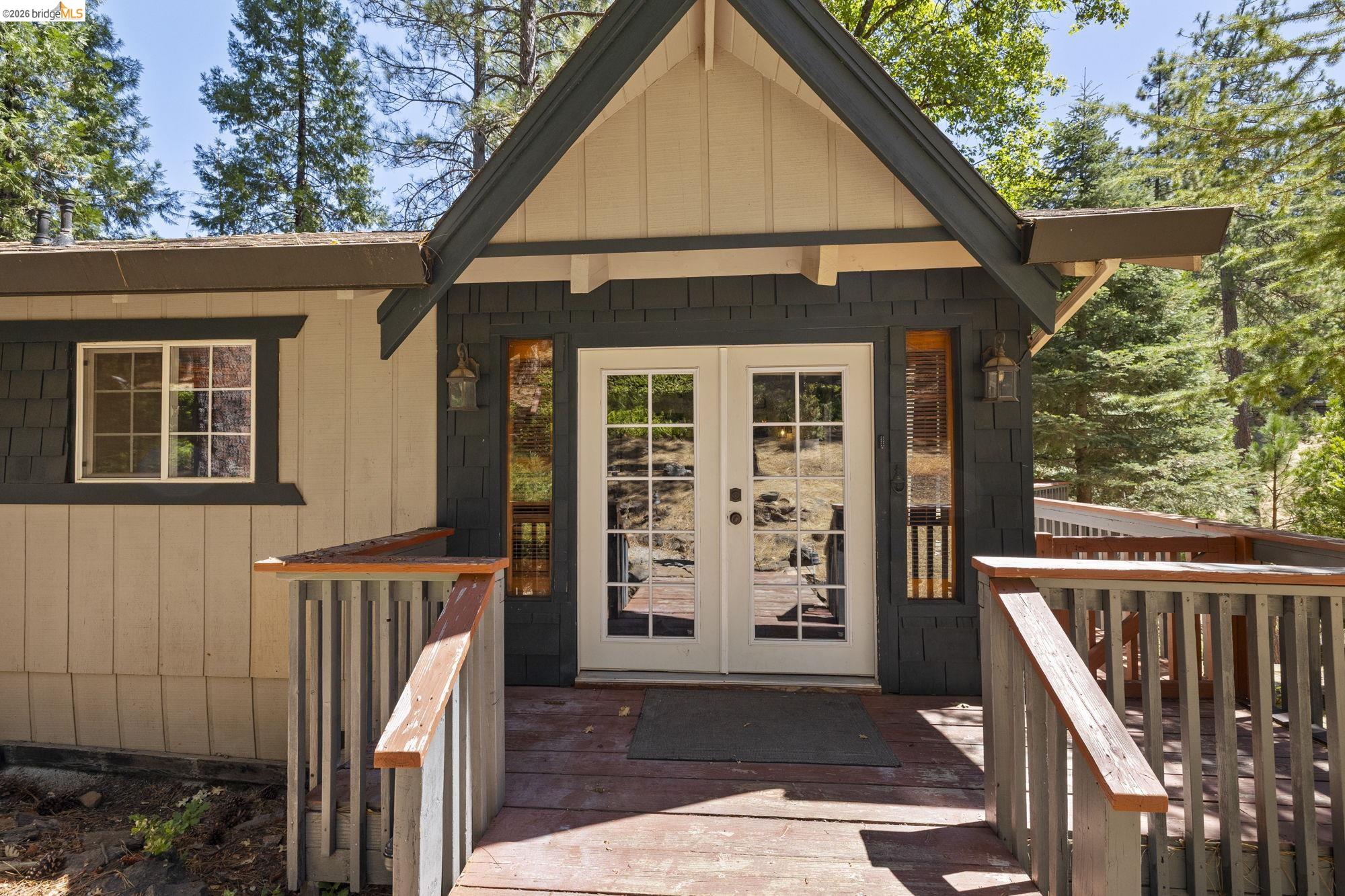 Detail Gallery Image 4 of 60 For 19824 Pine Mountain Dr, Groveland,  CA 95321 - 3 Beds | 2 Baths