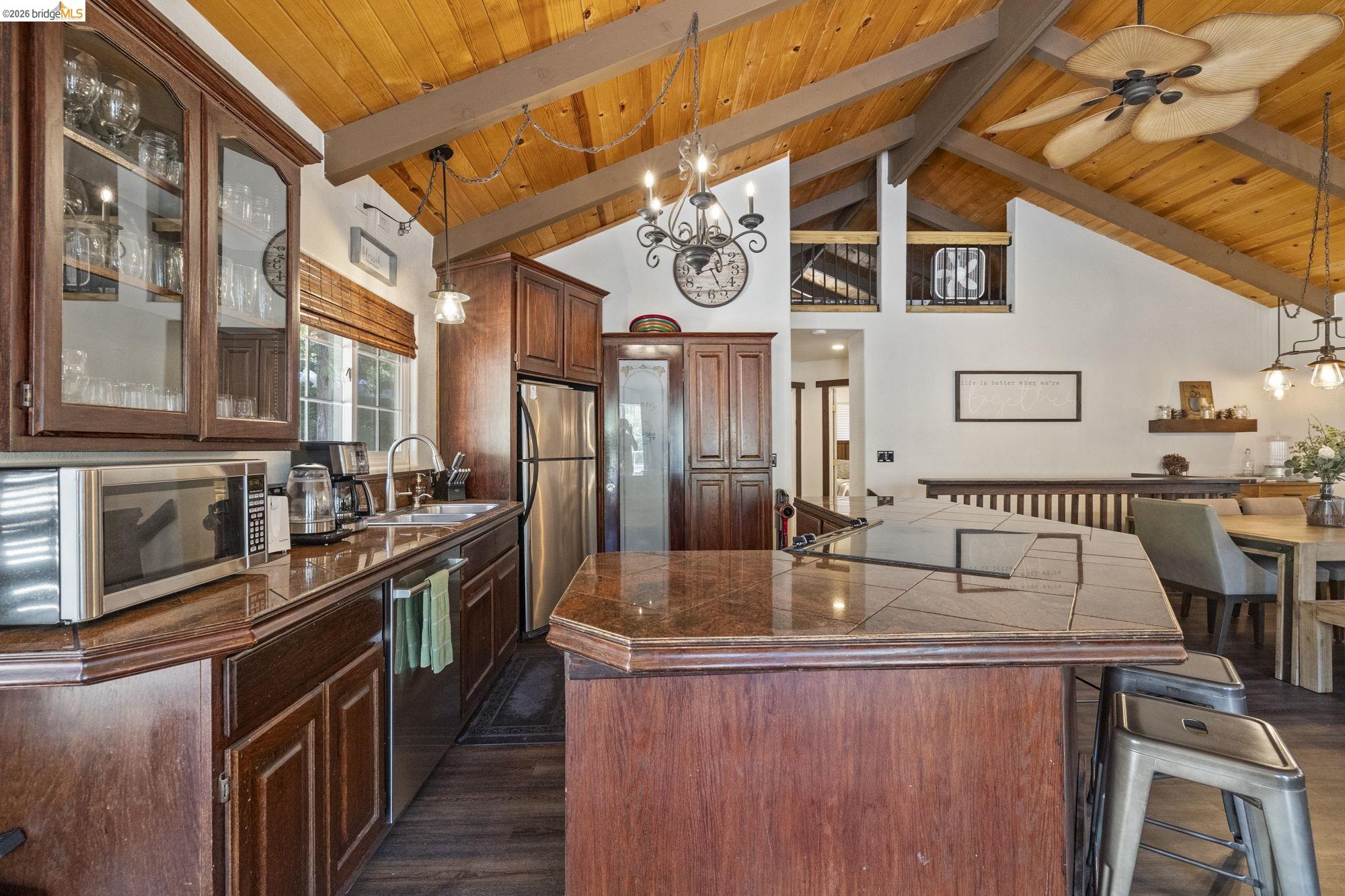 Detail Gallery Image 8 of 60 For 19824 Pine Mountain Dr, Groveland,  CA 95321 - 3 Beds | 2 Baths