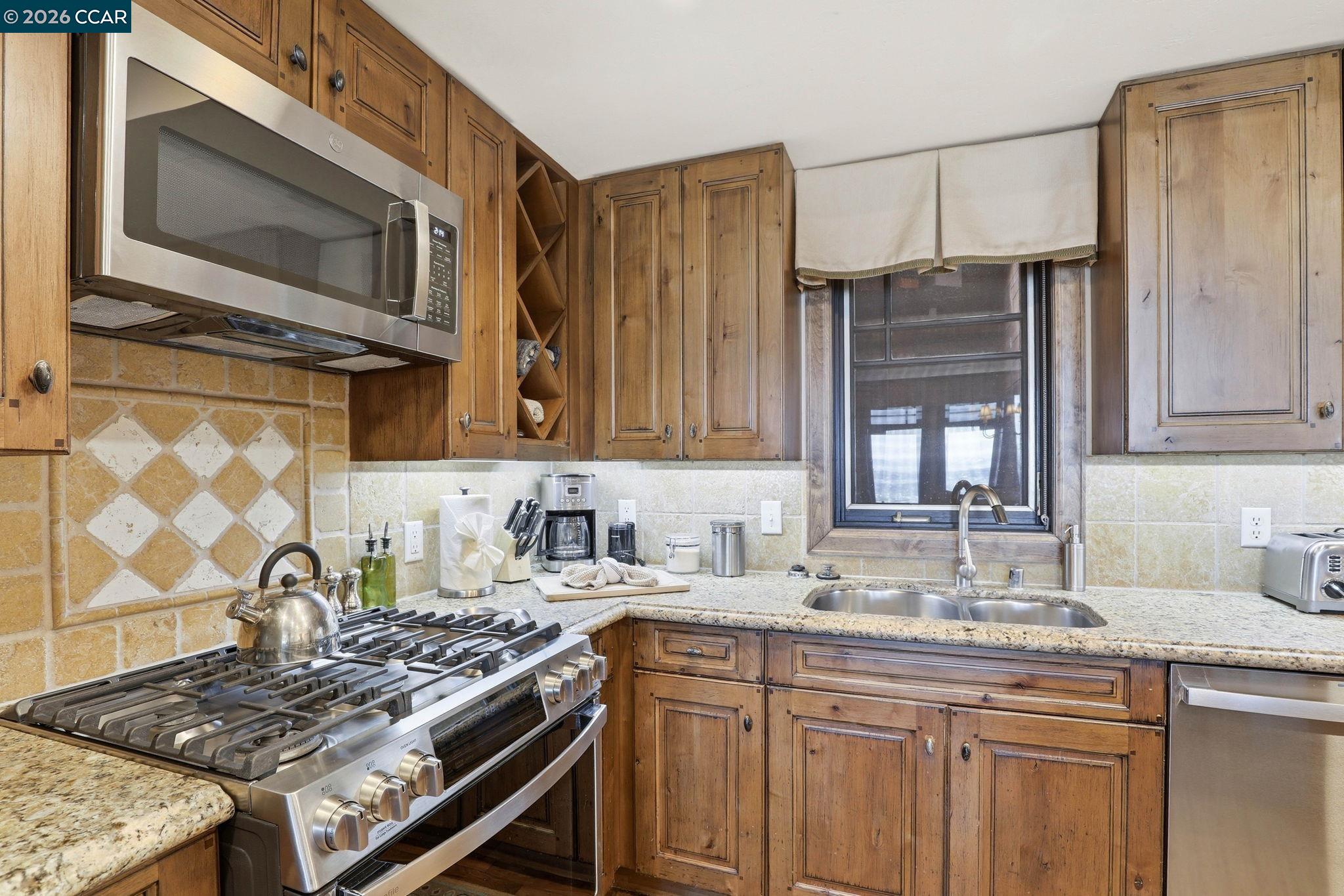 Detail Gallery Image 13 of 42 For 6750 N Lake Blvd #1,  Tahoe Vista,  CA 96148 - 4 Beds | 4/1 Baths