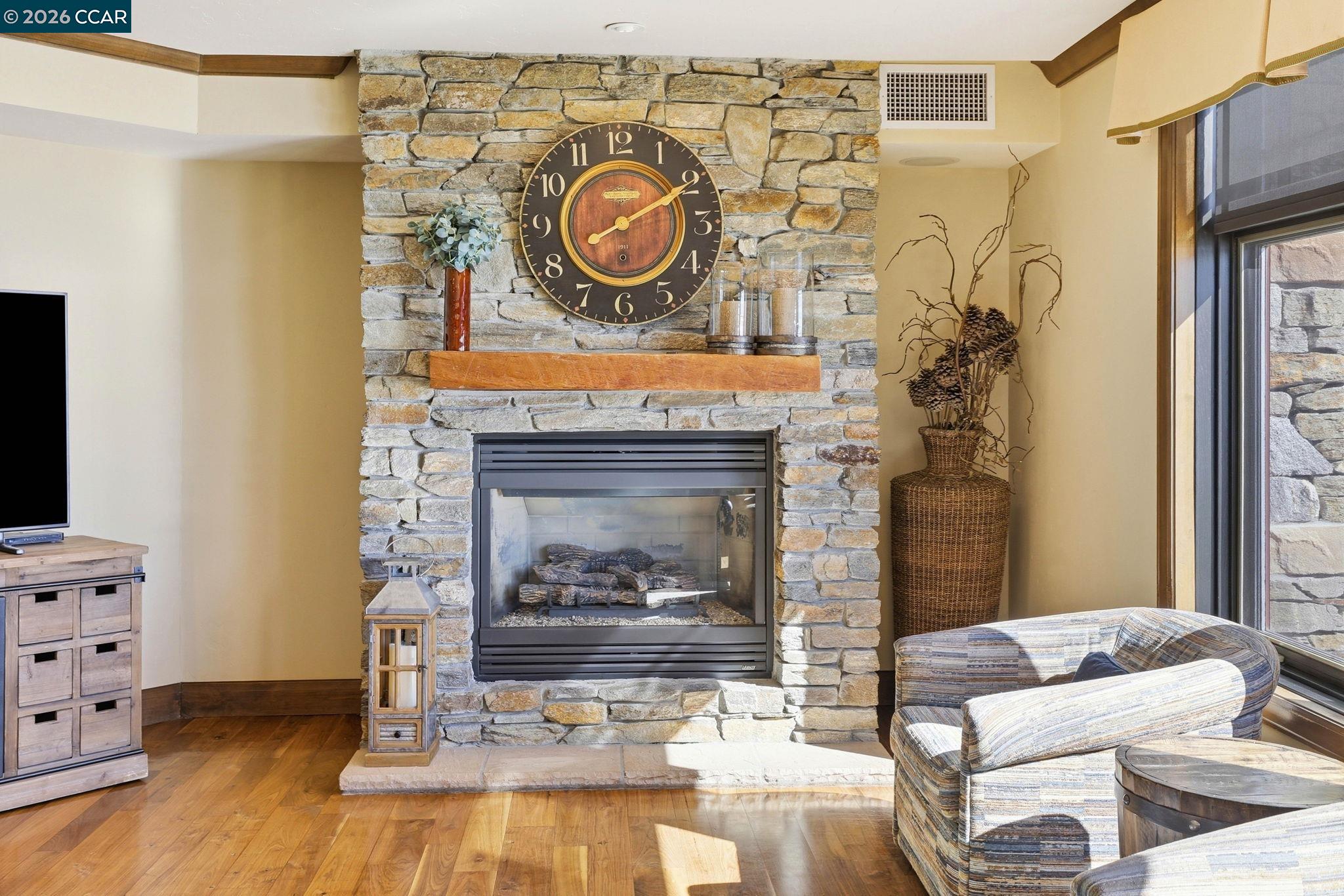 Detail Gallery Image 9 of 42 For 6750 N Lake Blvd #1,  Tahoe Vista,  CA 96148 - 4 Beds | 4/1 Baths