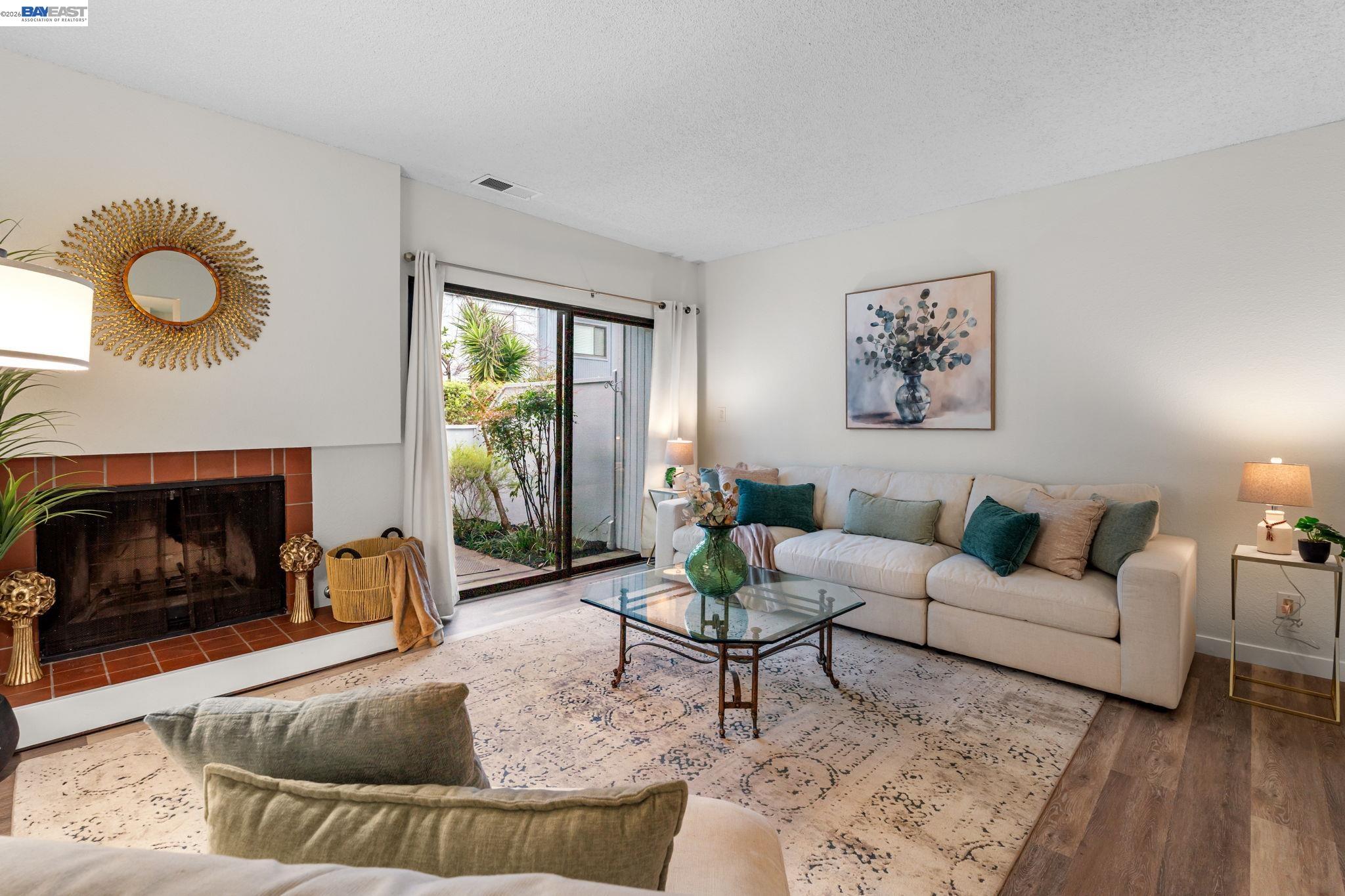 Photo #4: 41127471 Listing: Photo #4