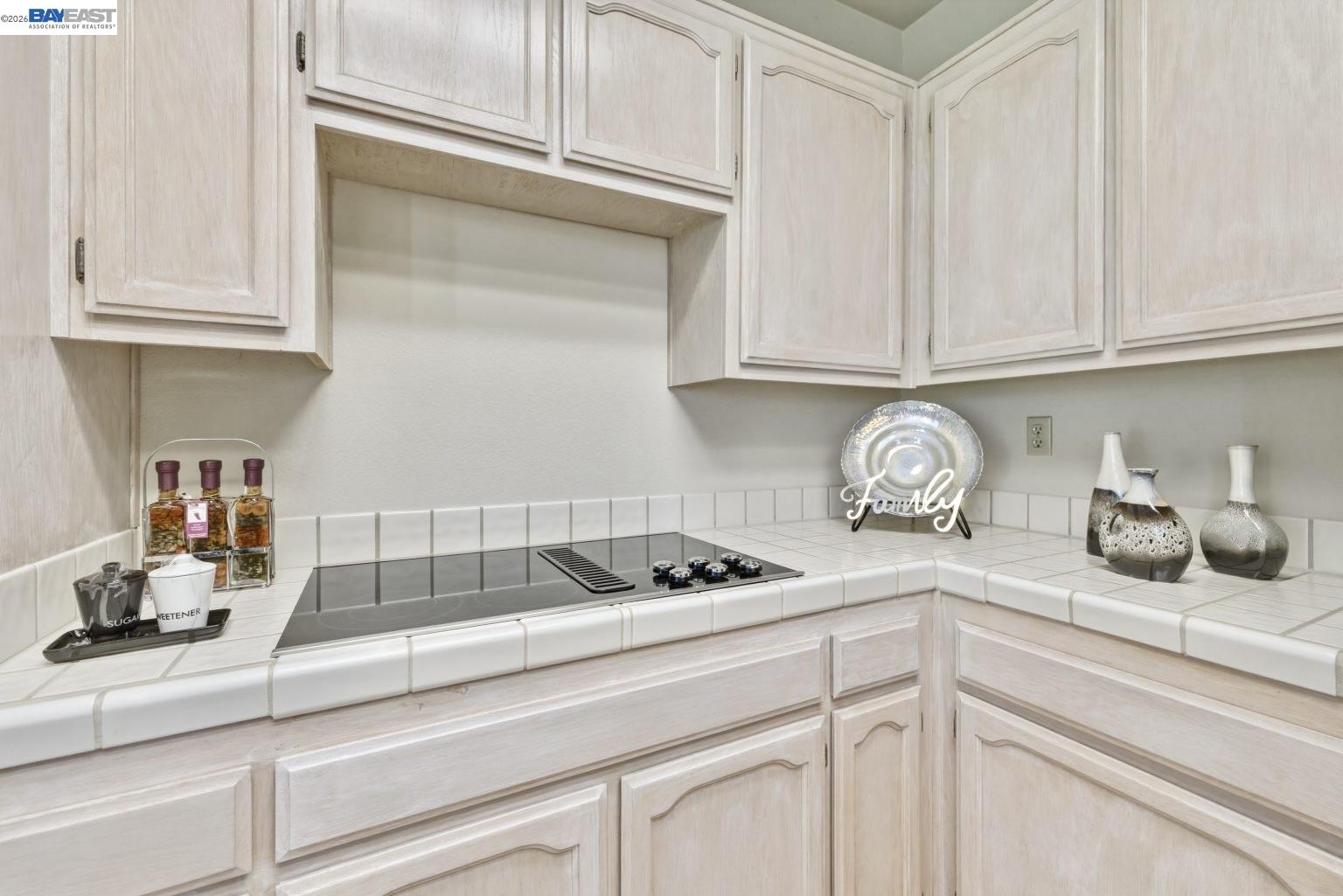 Detail Gallery Image 13 of 47 For 2595 Cherry Hills Dr, Discovery Bay,  CA 94505 - 3 Beds | 2/1 Baths
