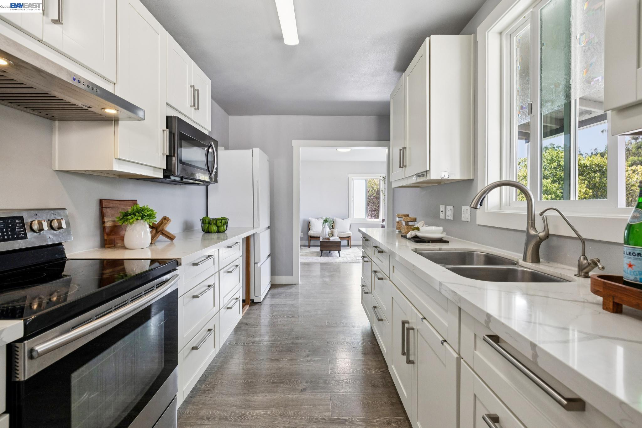 Detail Gallery Image 27 of 44 For 25910 Westview Way, Hayward,  CA 94542 - 2 Beds | 1 Baths