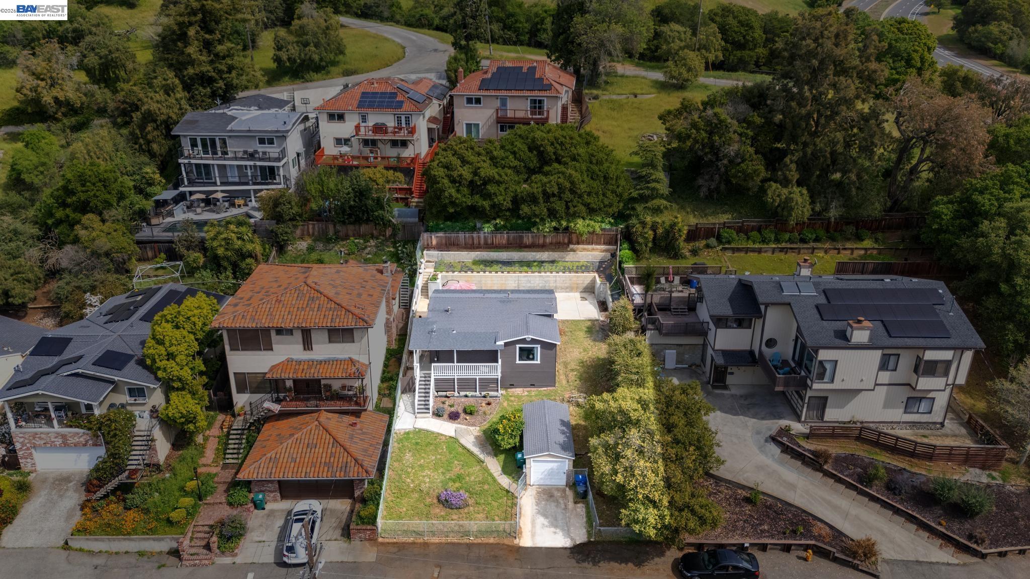 Detail Gallery Image 4 of 44 For 25910 Westview Way, Hayward,  CA 94542 - 2 Beds | 1 Baths