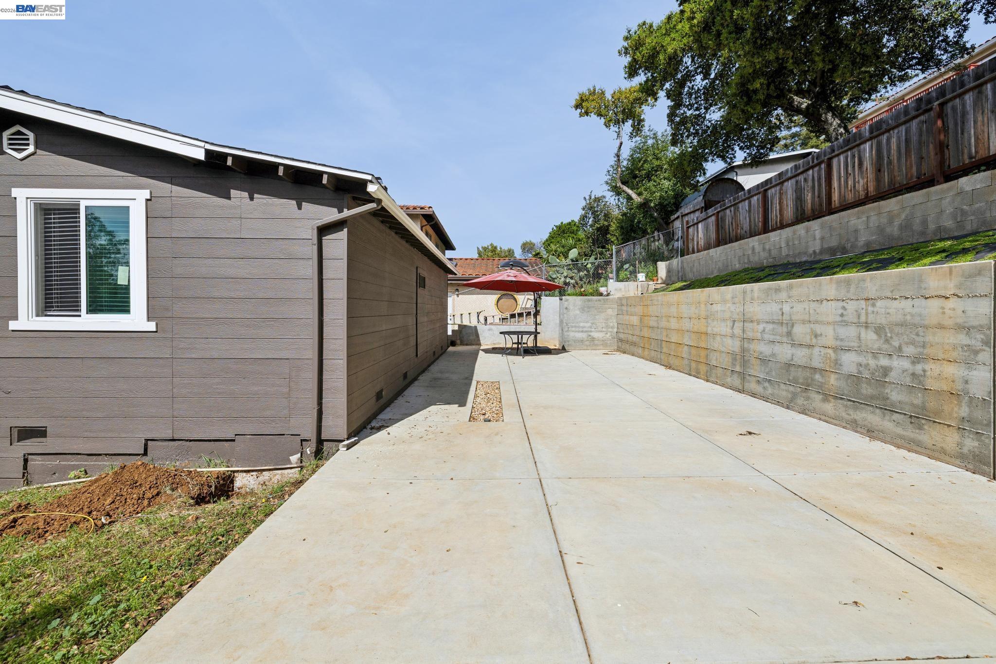Detail Gallery Image 40 of 44 For 25910 Westview Way, Hayward,  CA 94542 - 2 Beds | 1 Baths