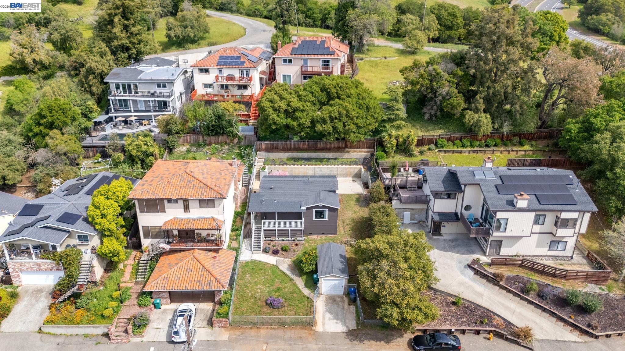 Detail Gallery Image 5 of 44 For 25910 Westview Way, Hayward,  CA 94542 - 2 Beds | 1 Baths