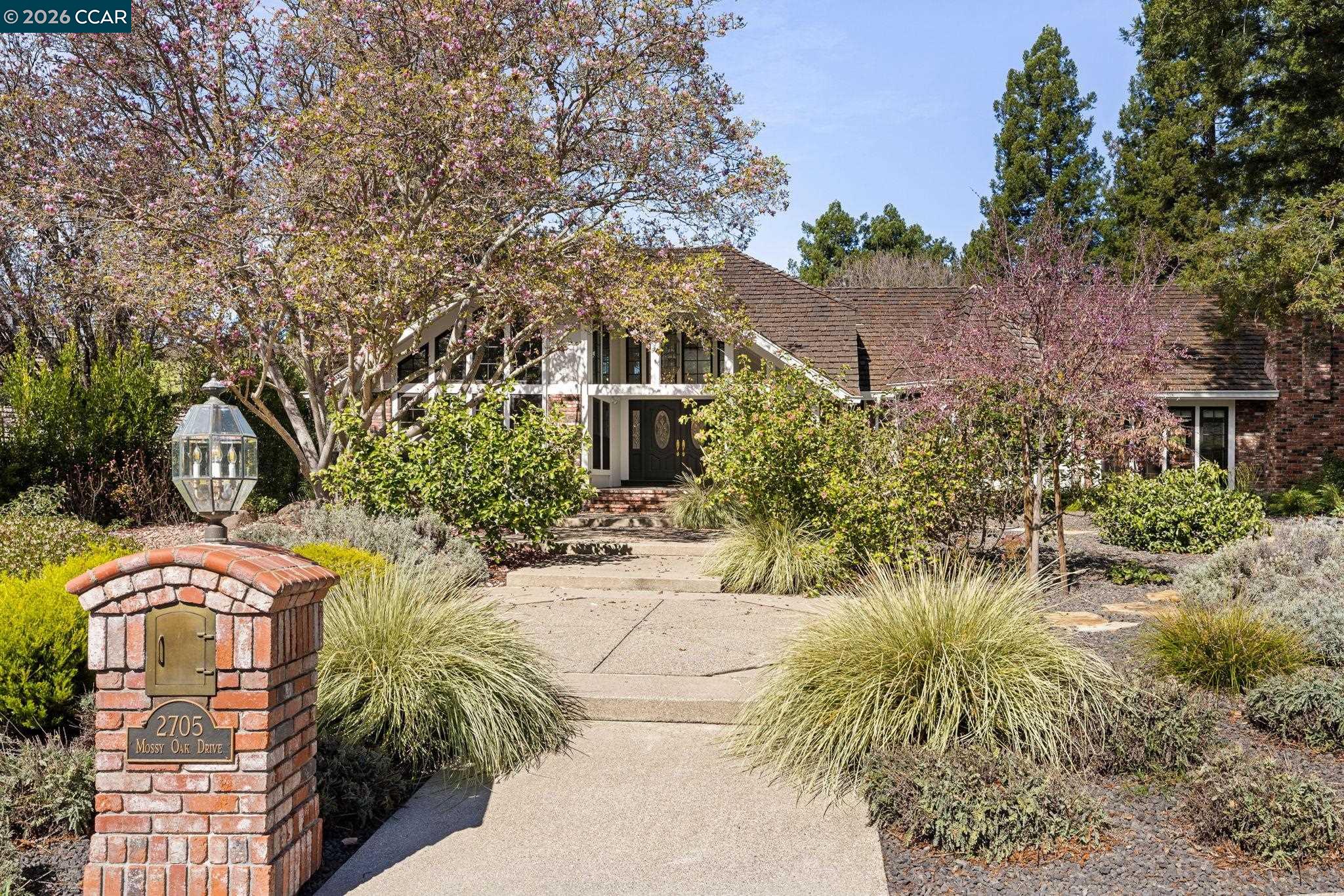 Detail Gallery Image 5 of 60 For 2705 Mossy Oak Dr, Danville,  CA 94506 - 5 Beds | 3/1 Baths