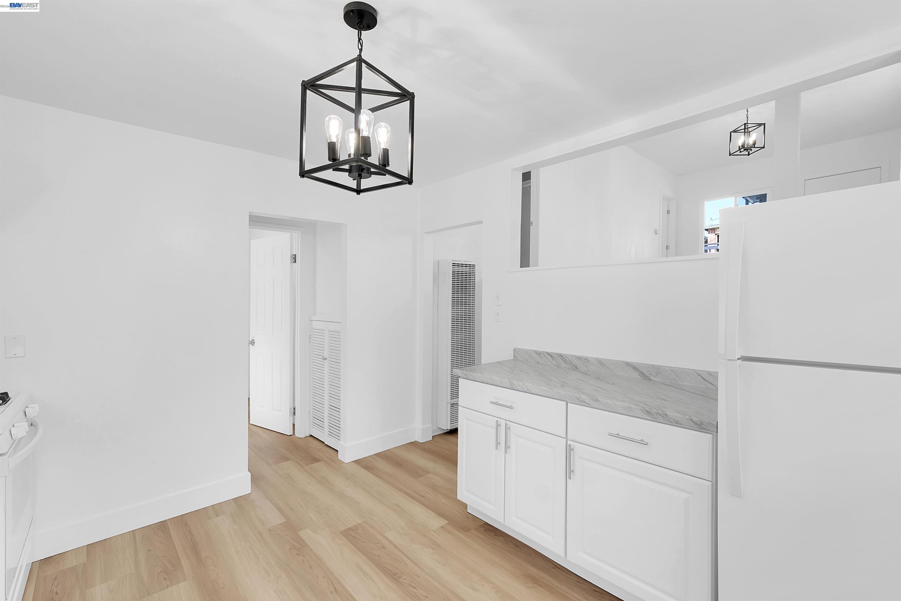 Detail Gallery Image 4 of 28 For 1467 Clay St, Hayward,  CA 94541 - 2 Beds | 1 Baths