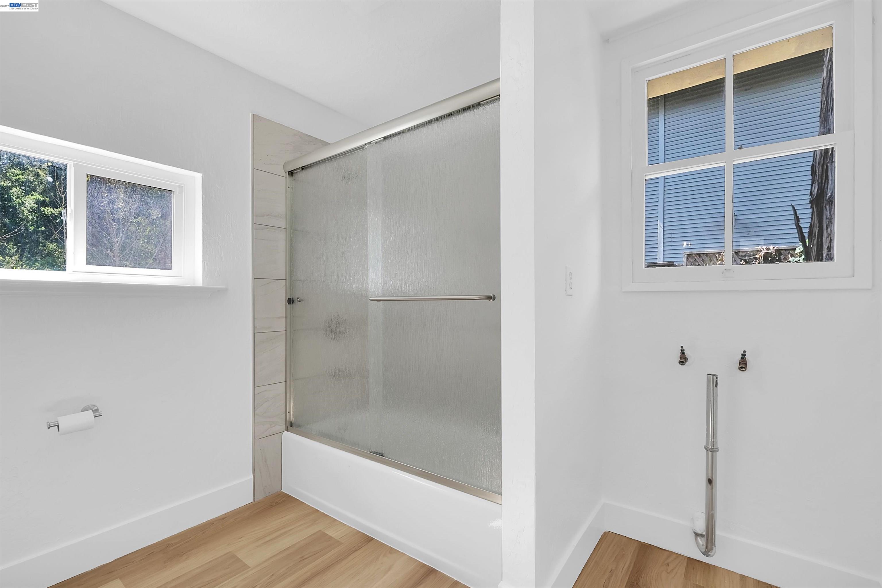 Detail Gallery Image 6 of 28 For 1467 Clay St, Hayward,  CA 94541 - 2 Beds | 1 Baths