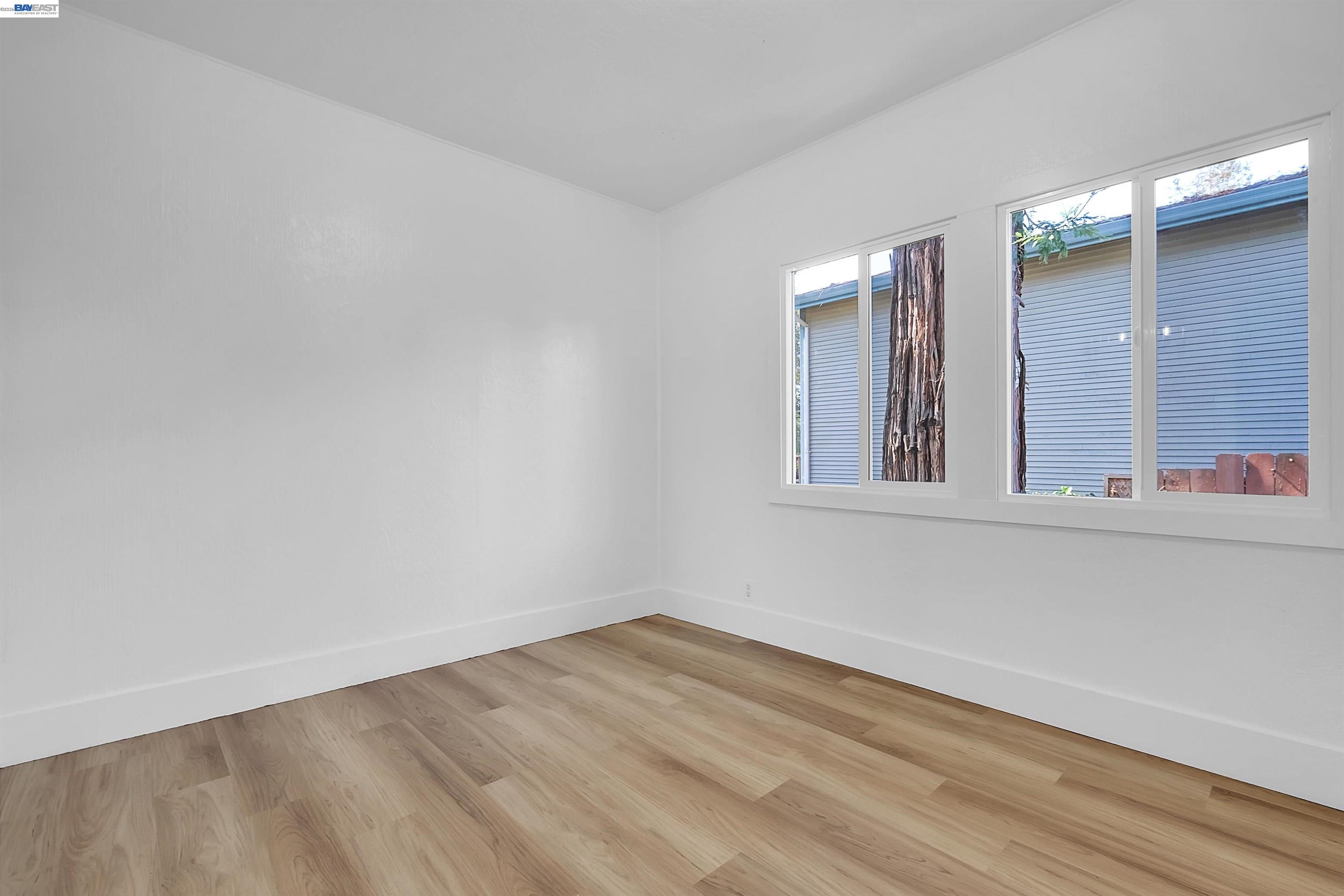 Detail Gallery Image 8 of 28 For 1467 Clay St, Hayward,  CA 94541 - 2 Beds | 1 Baths