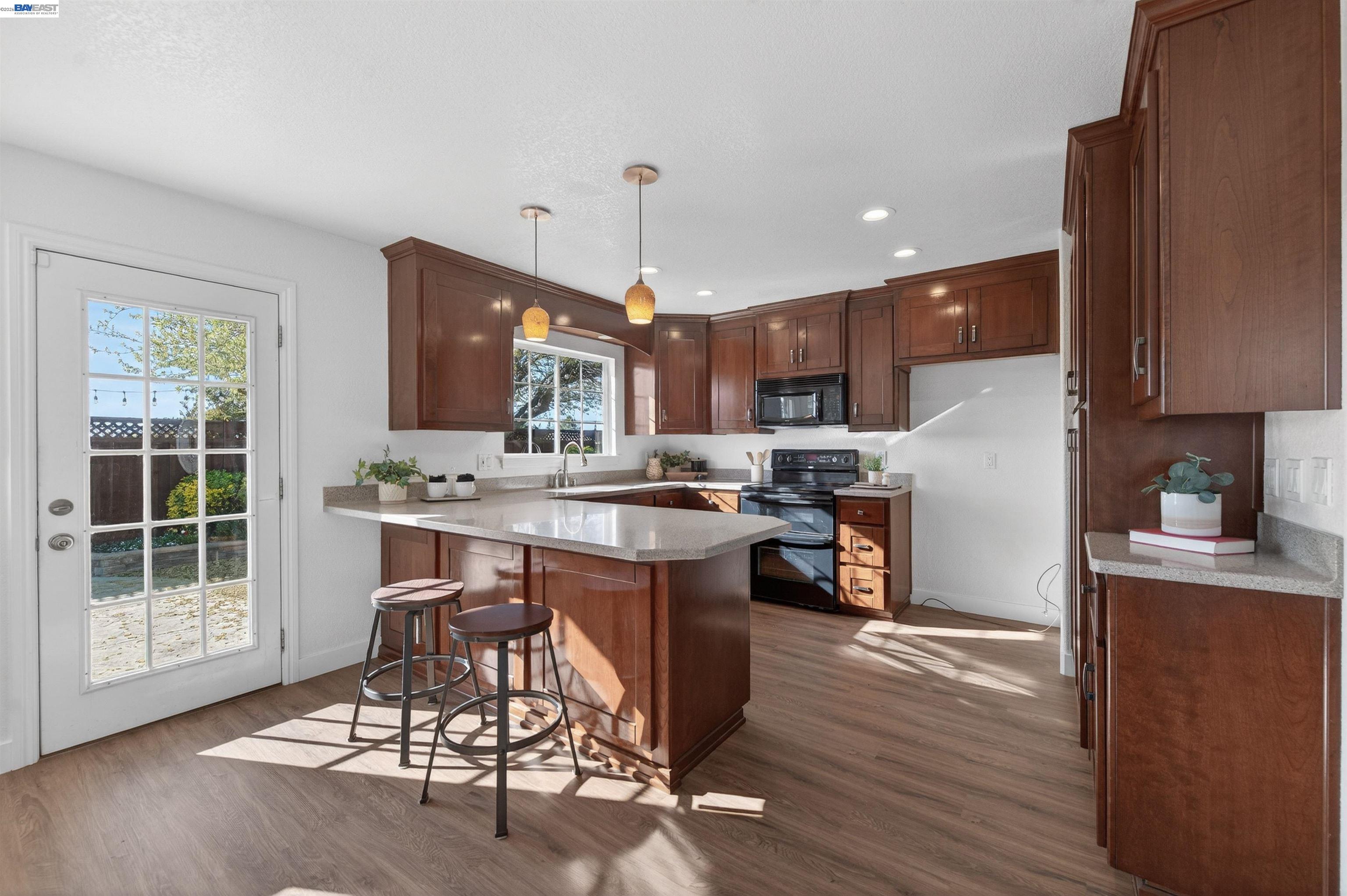 Detail Gallery Image 11 of 30 For 1185 El Dorado Drive, Livermore,  CA 94550 - 5 Beds | 3 Baths