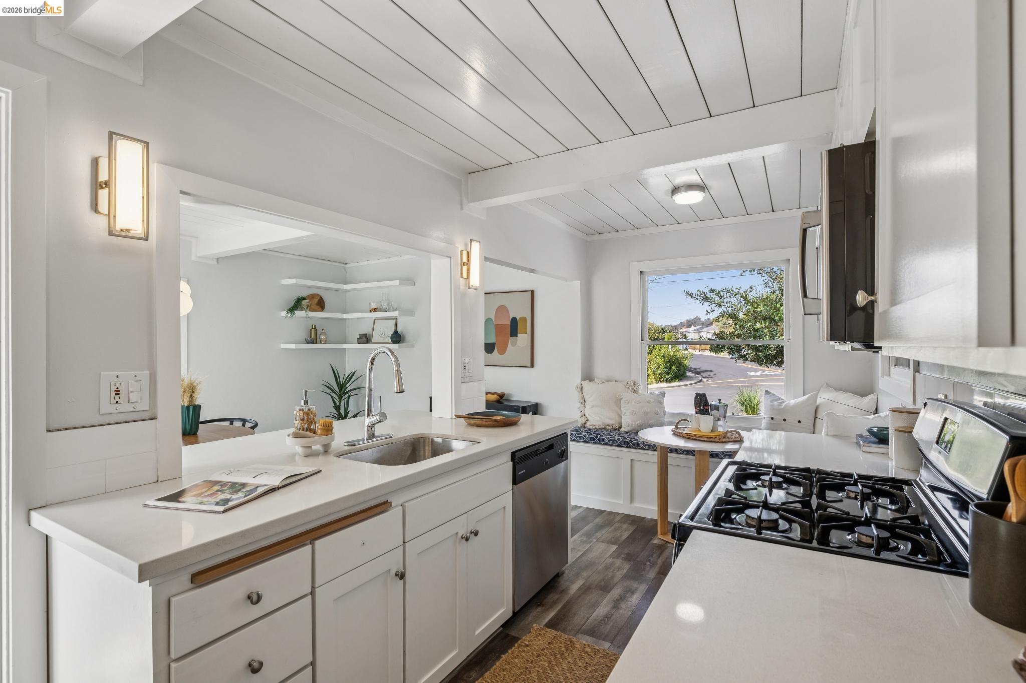 Detail Gallery Image 8 of 25 For 5850 Hazel Ave, Richmond,  CA 94805 - 2 Beds | 1 Baths