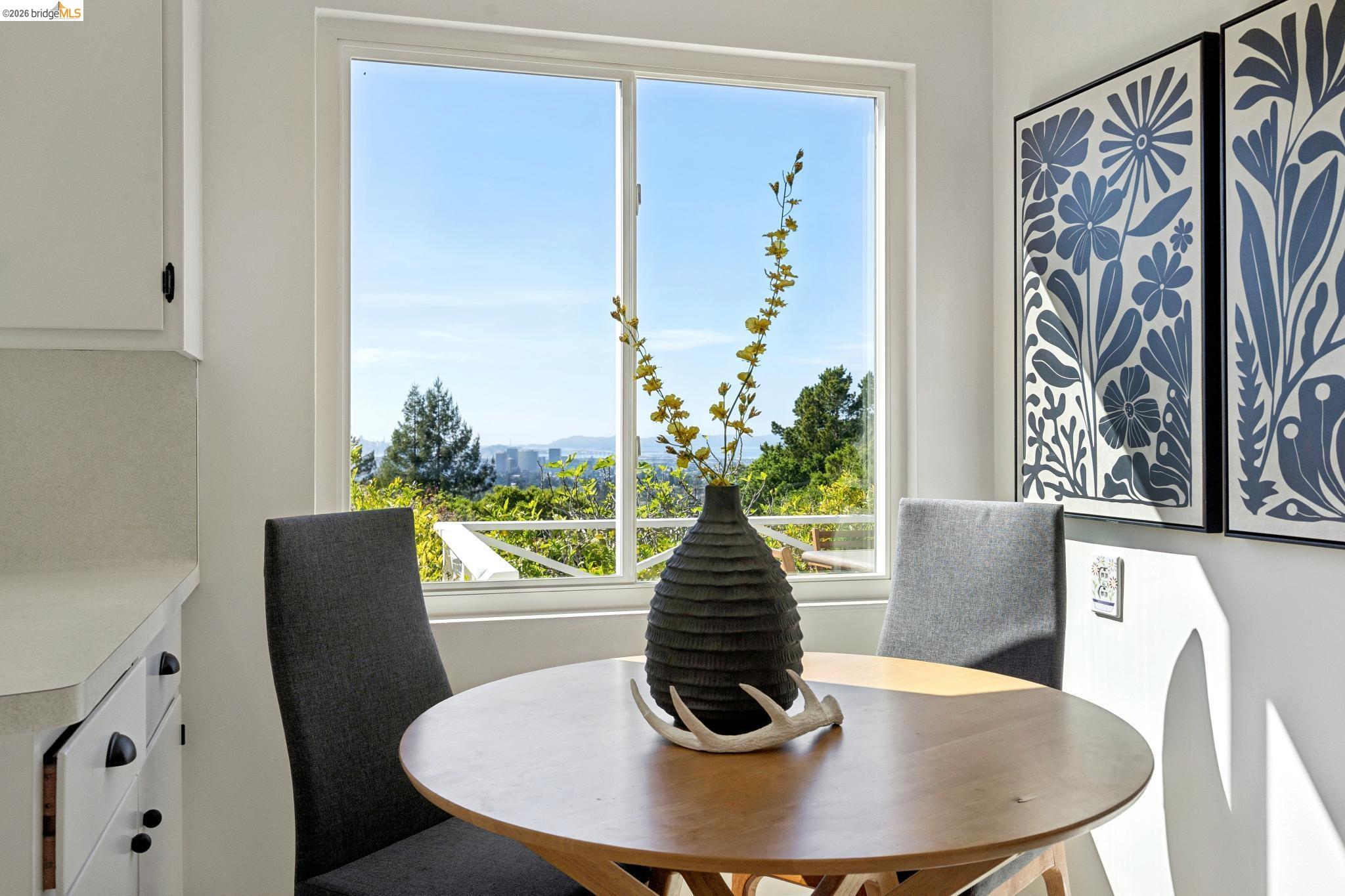 Detail Gallery Image 18 of 44 For 2825 Kitchener Ct, Oakland,  CA 94602 - 2 Beds | 2 Baths