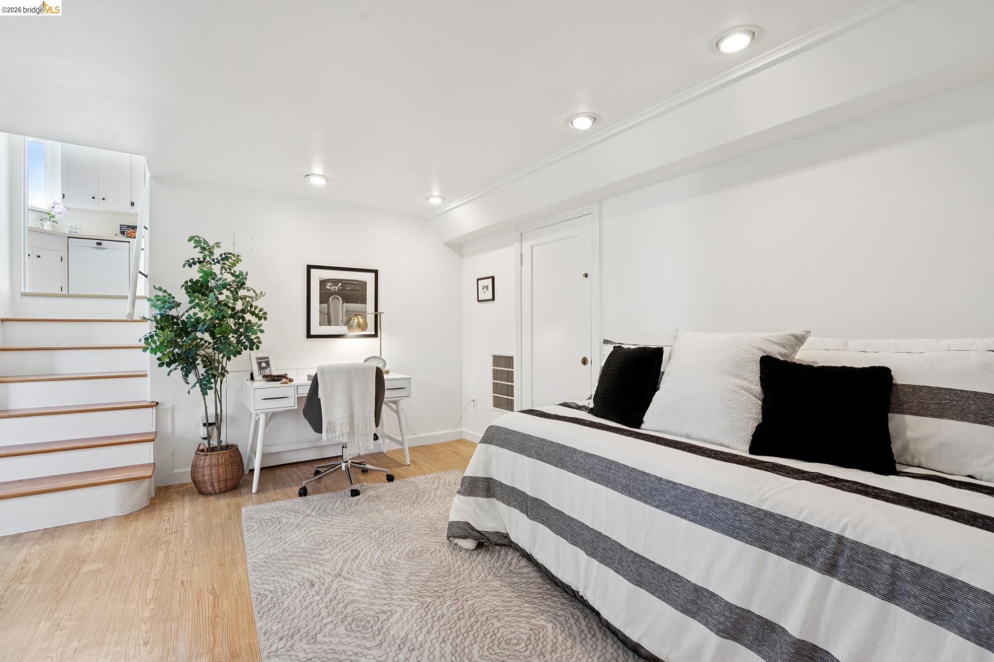 Detail Gallery Image 28 of 44 For 2825 Kitchener Ct, Oakland,  CA 94602 - 2 Beds | 2 Baths