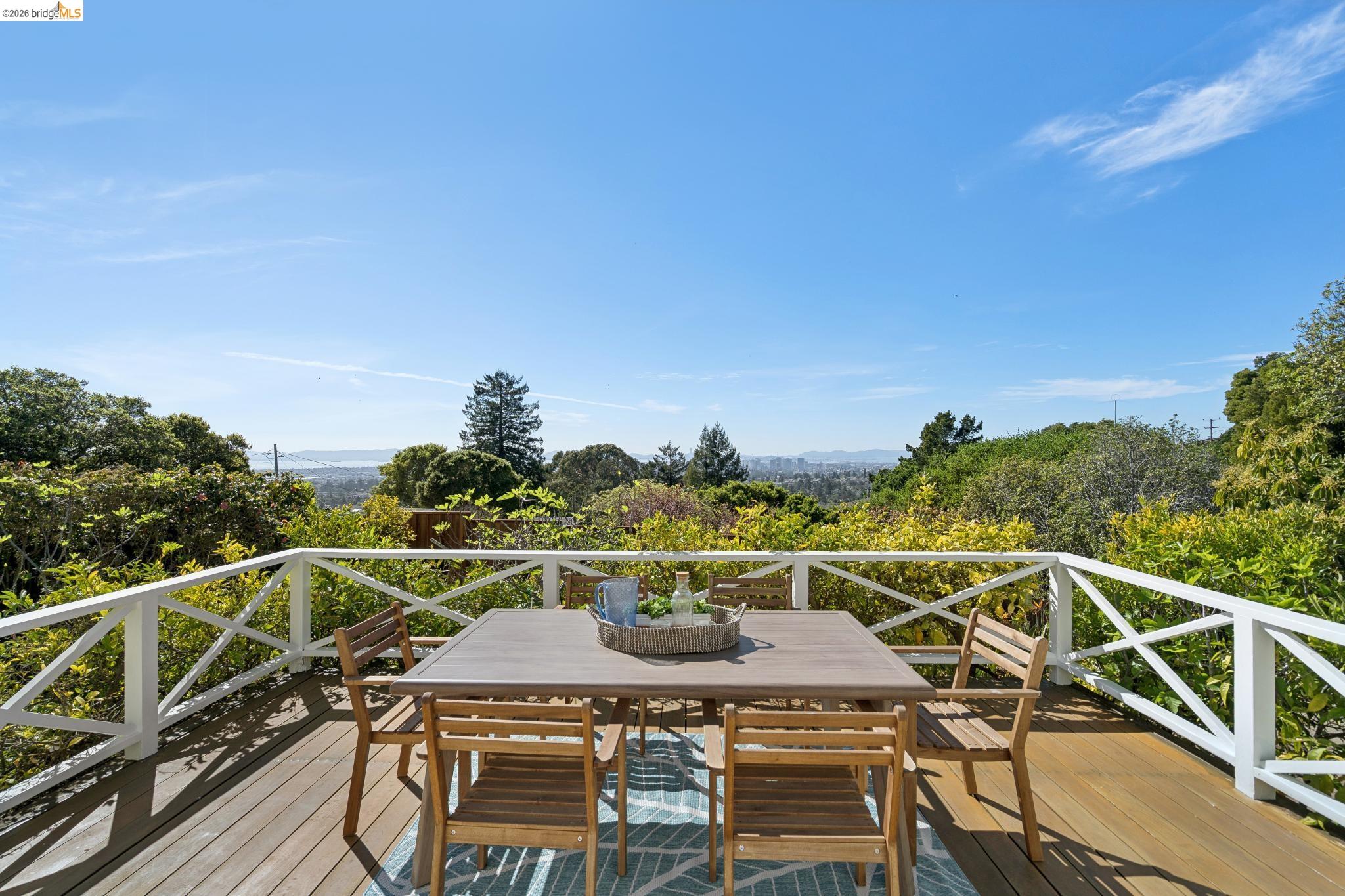 Detail Gallery Image 31 of 44 For 2825 Kitchener Ct, Oakland,  CA 94602 - 2 Beds | 2 Baths