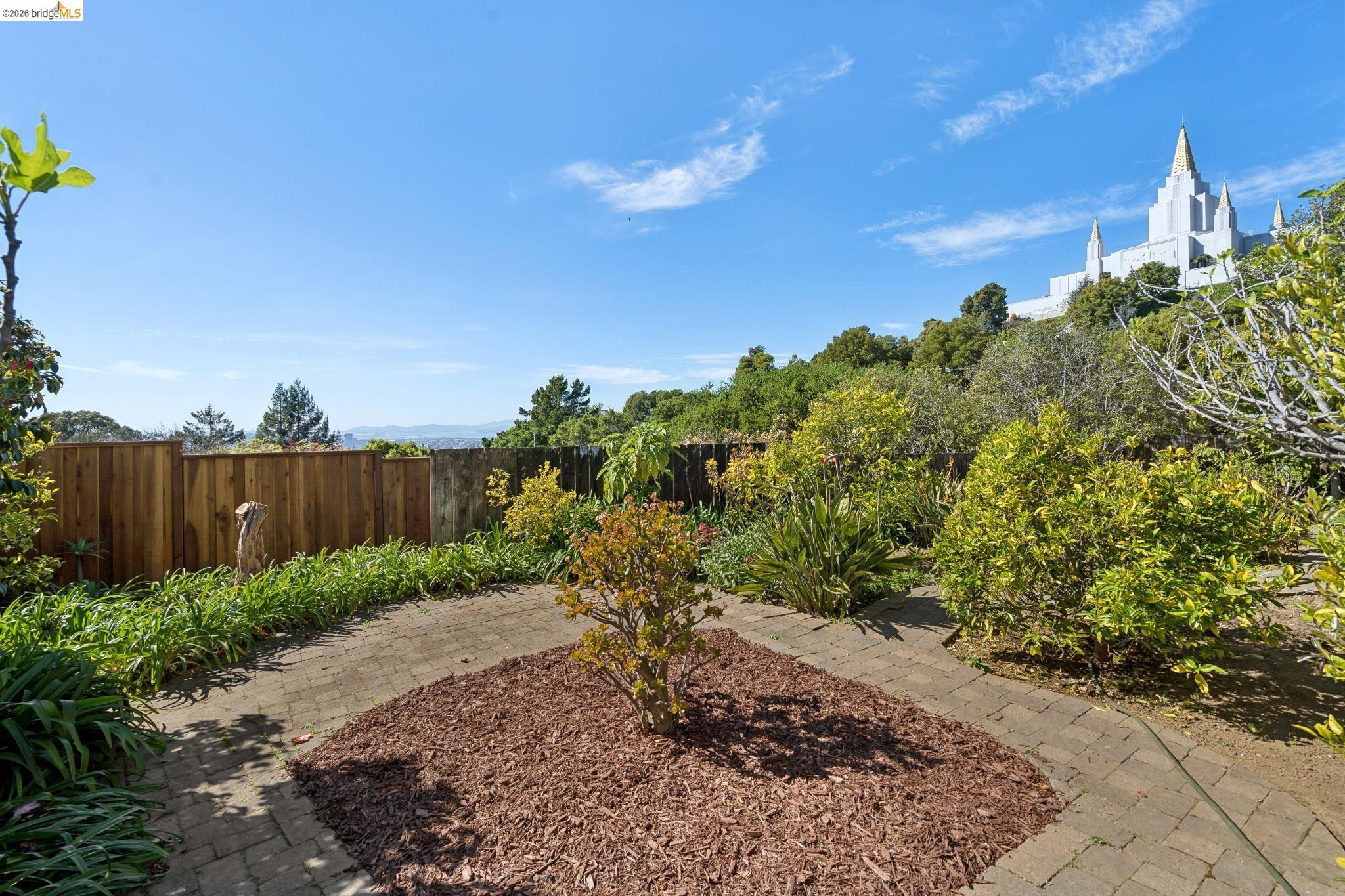 Detail Gallery Image 36 of 44 For 2825 Kitchener Ct, Oakland,  CA 94602 - 2 Beds | 2 Baths