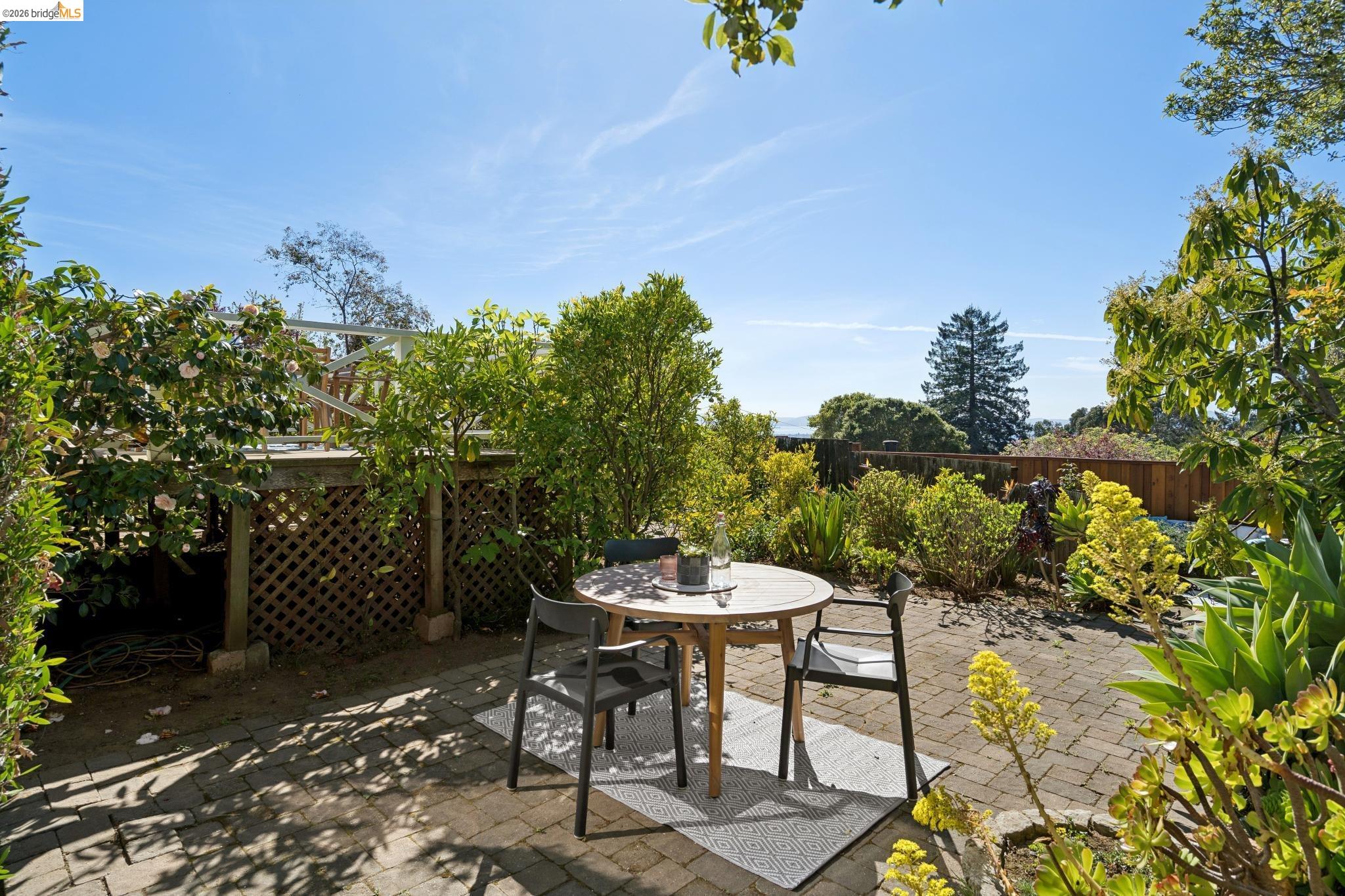 Detail Gallery Image 38 of 44 For 2825 Kitchener Ct, Oakland,  CA 94602 - 2 Beds | 2 Baths