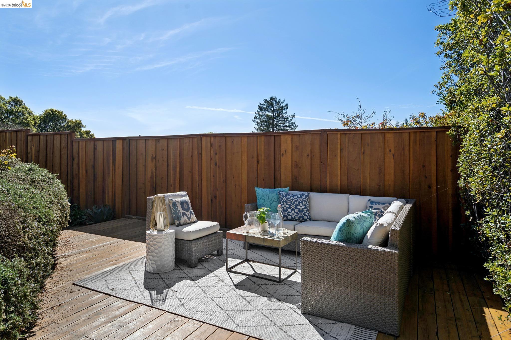 Detail Gallery Image 40 of 44 For 2825 Kitchener Ct, Oakland,  CA 94602 - 2 Beds | 2 Baths