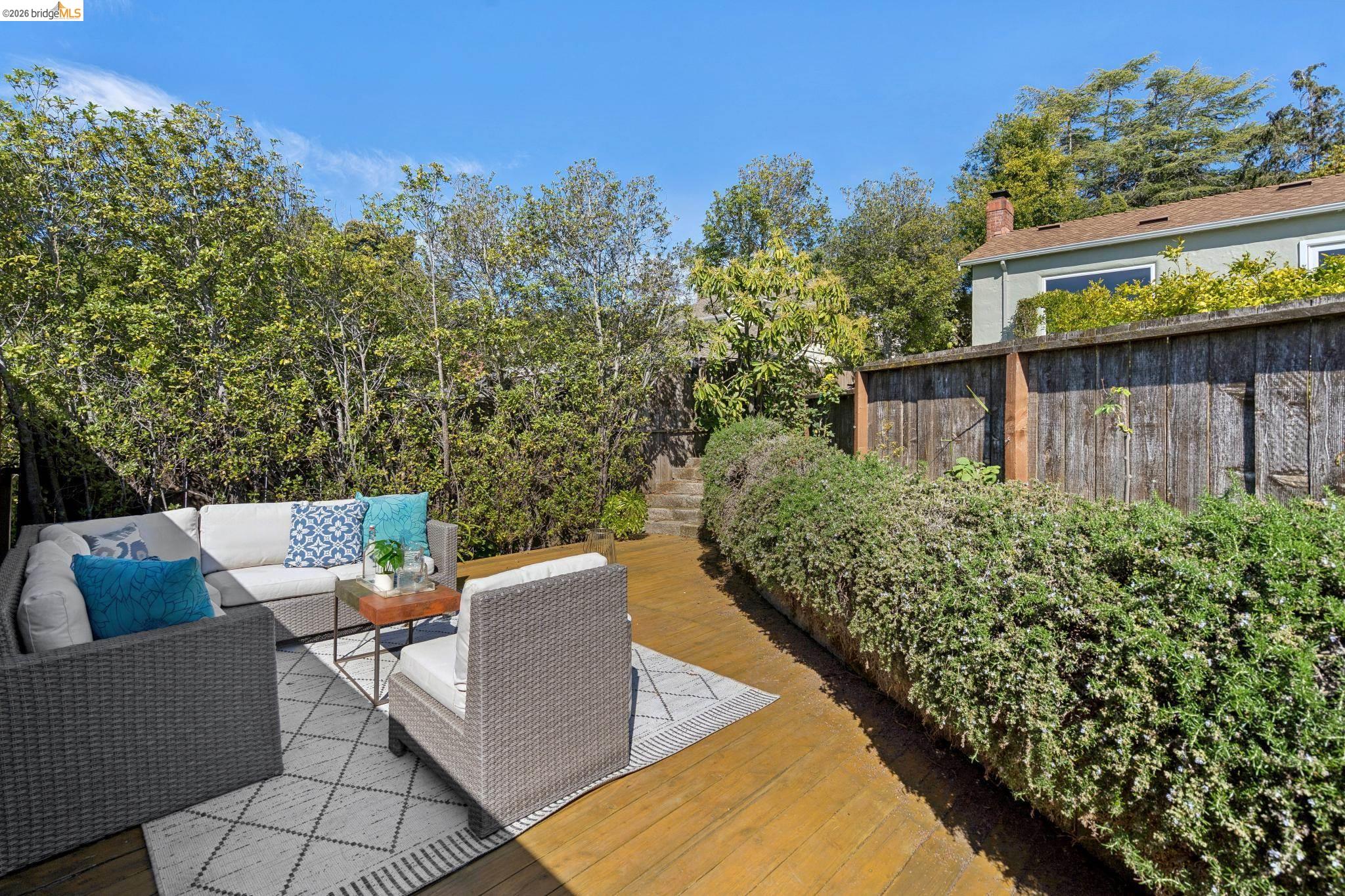 Detail Gallery Image 42 of 44 For 2825 Kitchener Ct, Oakland,  CA 94602 - 2 Beds | 2 Baths