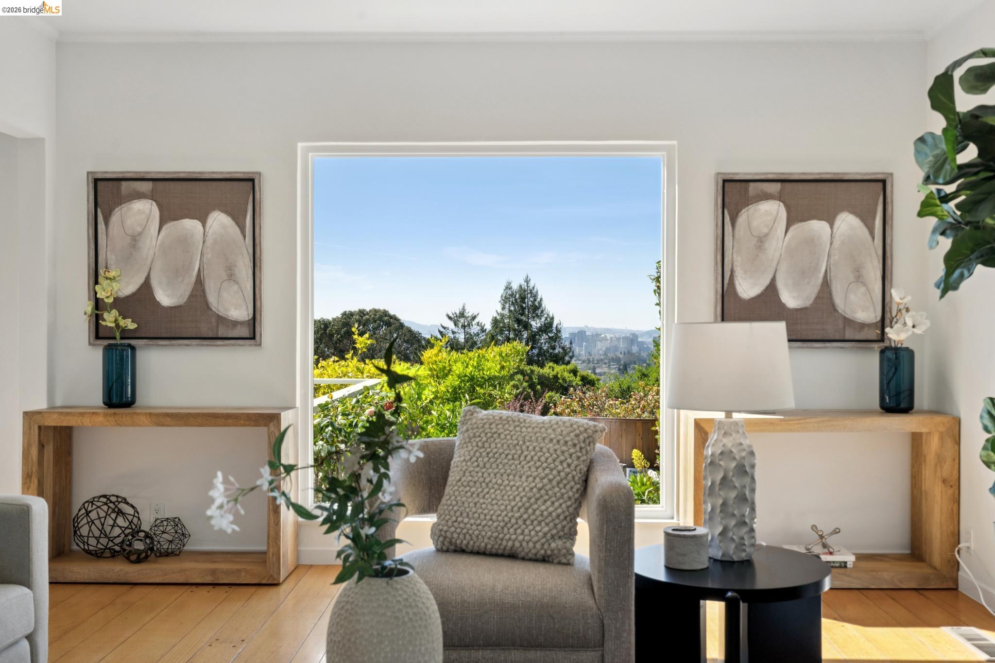 Detail Gallery Image 9 of 44 For 2825 Kitchener Ct, Oakland,  CA 94602 - 2 Beds | 2 Baths