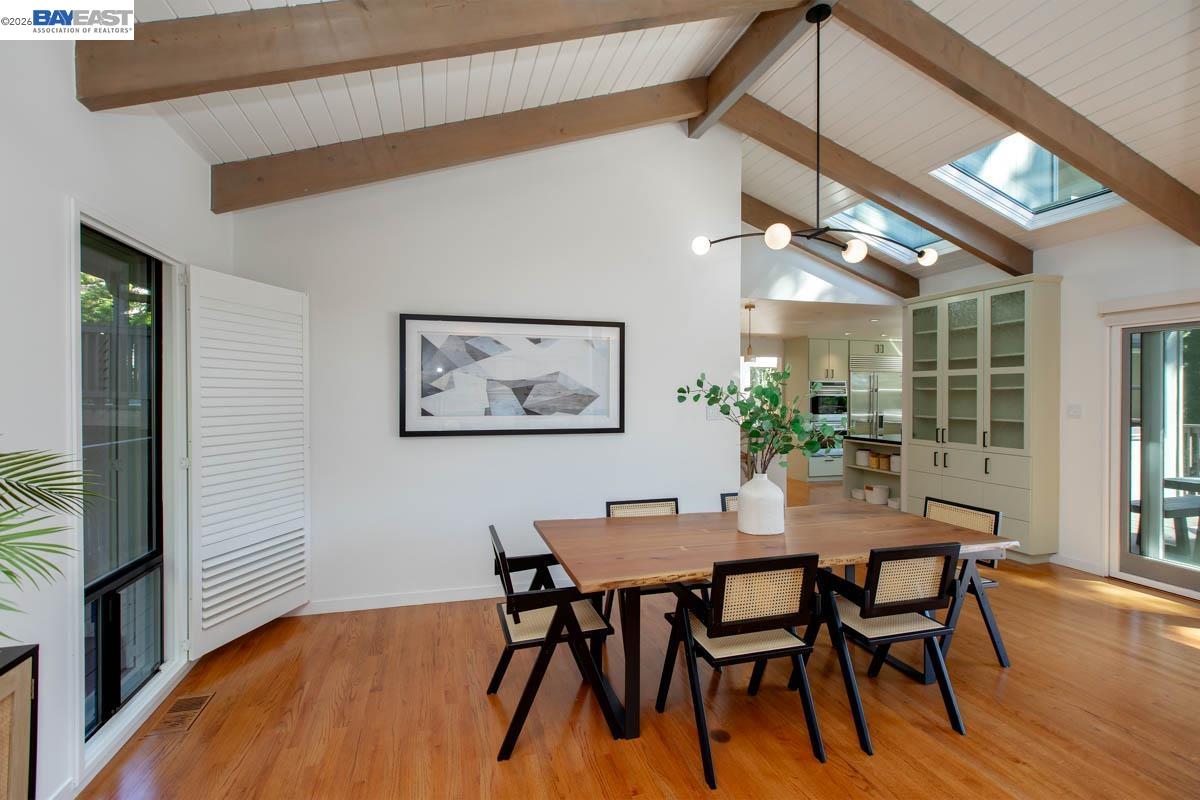 Detail Gallery Image 25 of 60 For 6540 Saroni Dr, Oakland,  CA 94611 - 3 Beds | 3 Baths