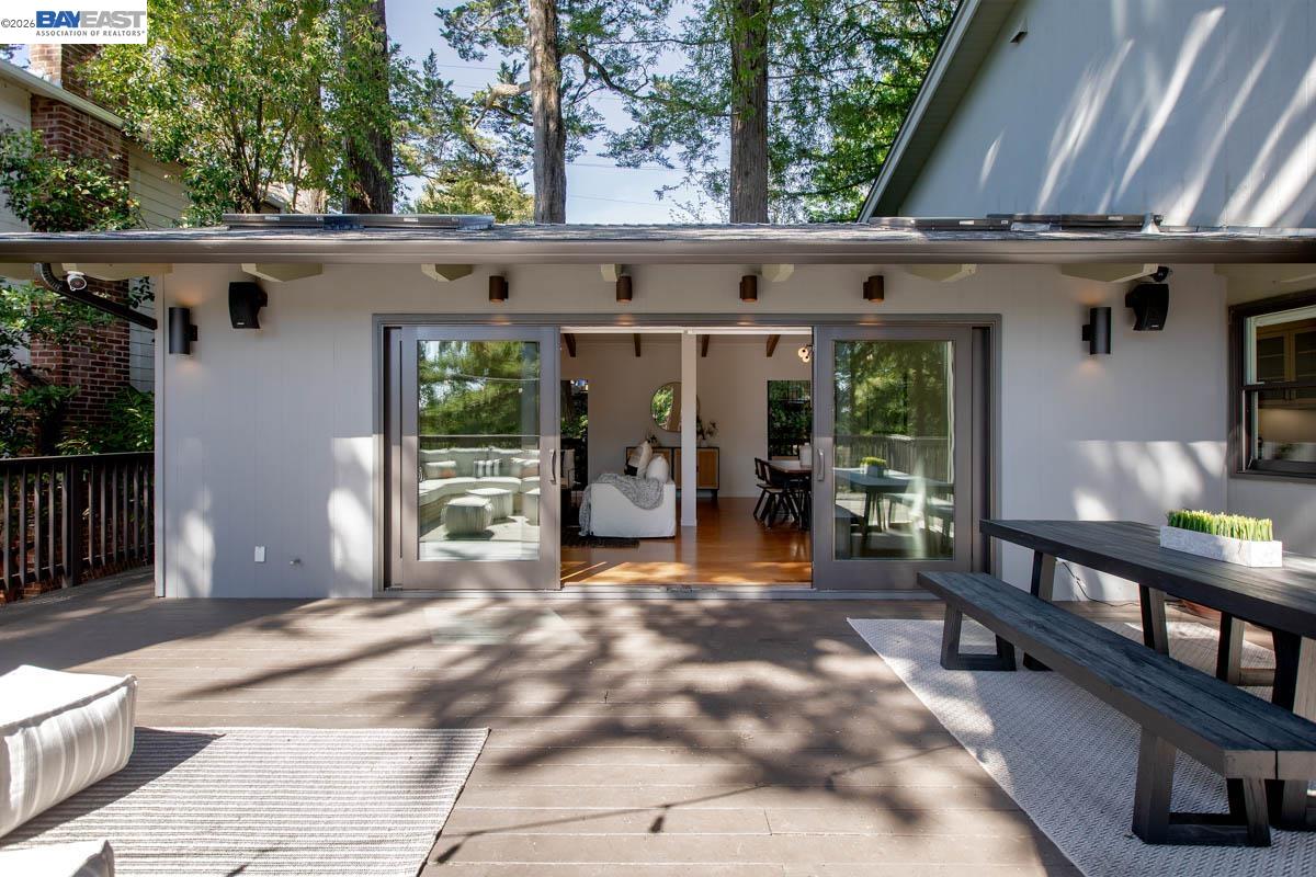 Detail Gallery Image 36 of 60 For 6540 Saroni Dr, Oakland,  CA 94611 - 3 Beds | 3 Baths