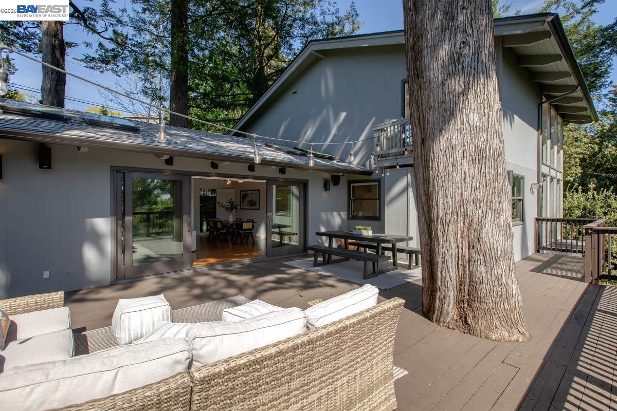 Detail Gallery Image 37 of 60 For 6540 Saroni Dr, Oakland,  CA 94611 - 3 Beds | 3 Baths