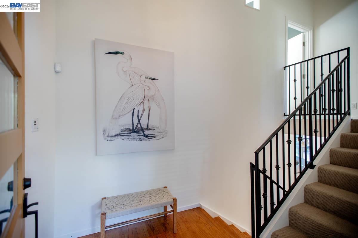 Detail Gallery Image 6 of 60 For 6540 Saroni Dr, Oakland,  CA 94611 - 3 Beds | 3 Baths