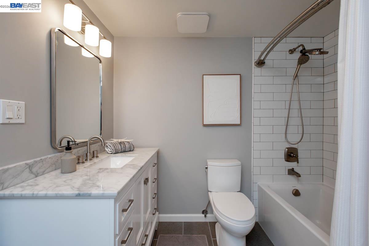 Detail Gallery Image 58 of 60 For 6540 Saroni Dr, Oakland,  CA 94611 - 3 Beds | 3 Baths