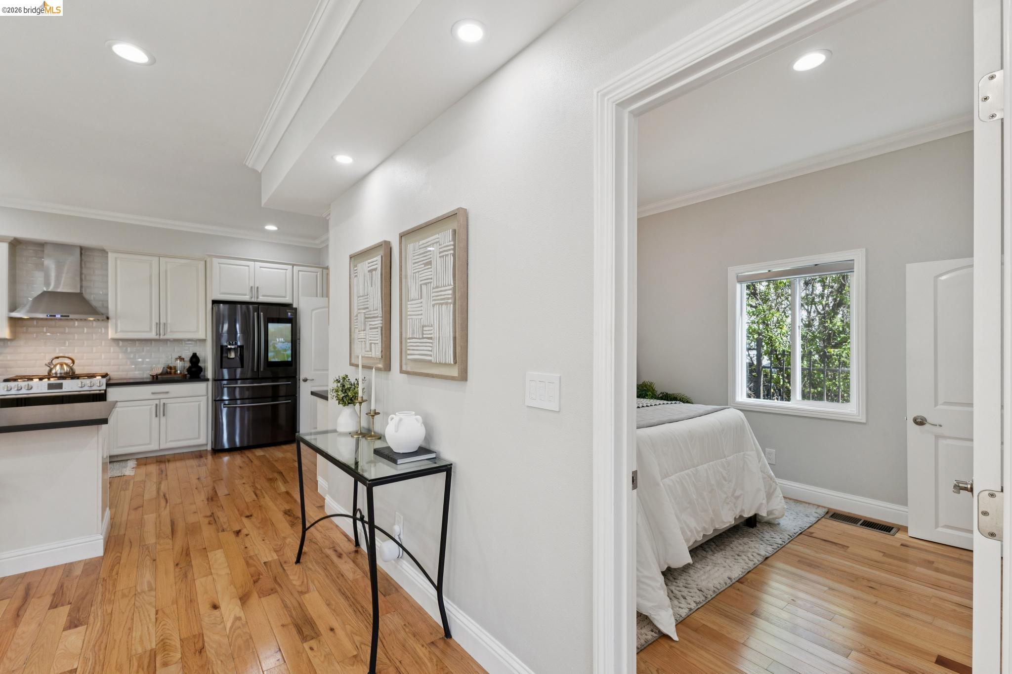 Detail Gallery Image 22 of 46 For 812 37th St, Oakland,  CA 94608 - 4 Beds | 3 Baths