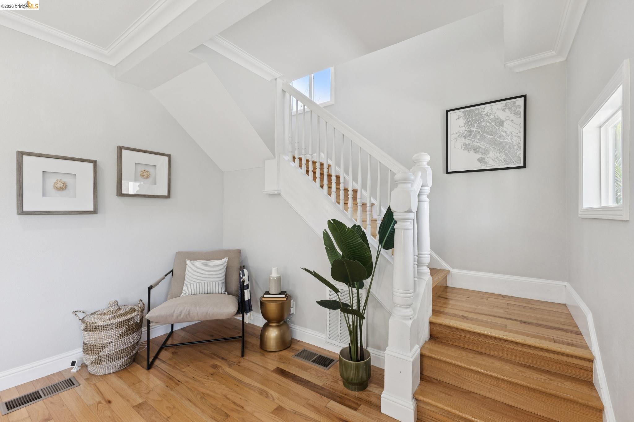 Detail Gallery Image 24 of 46 For 812 37th St, Oakland,  CA 94608 - 4 Beds | 3 Baths