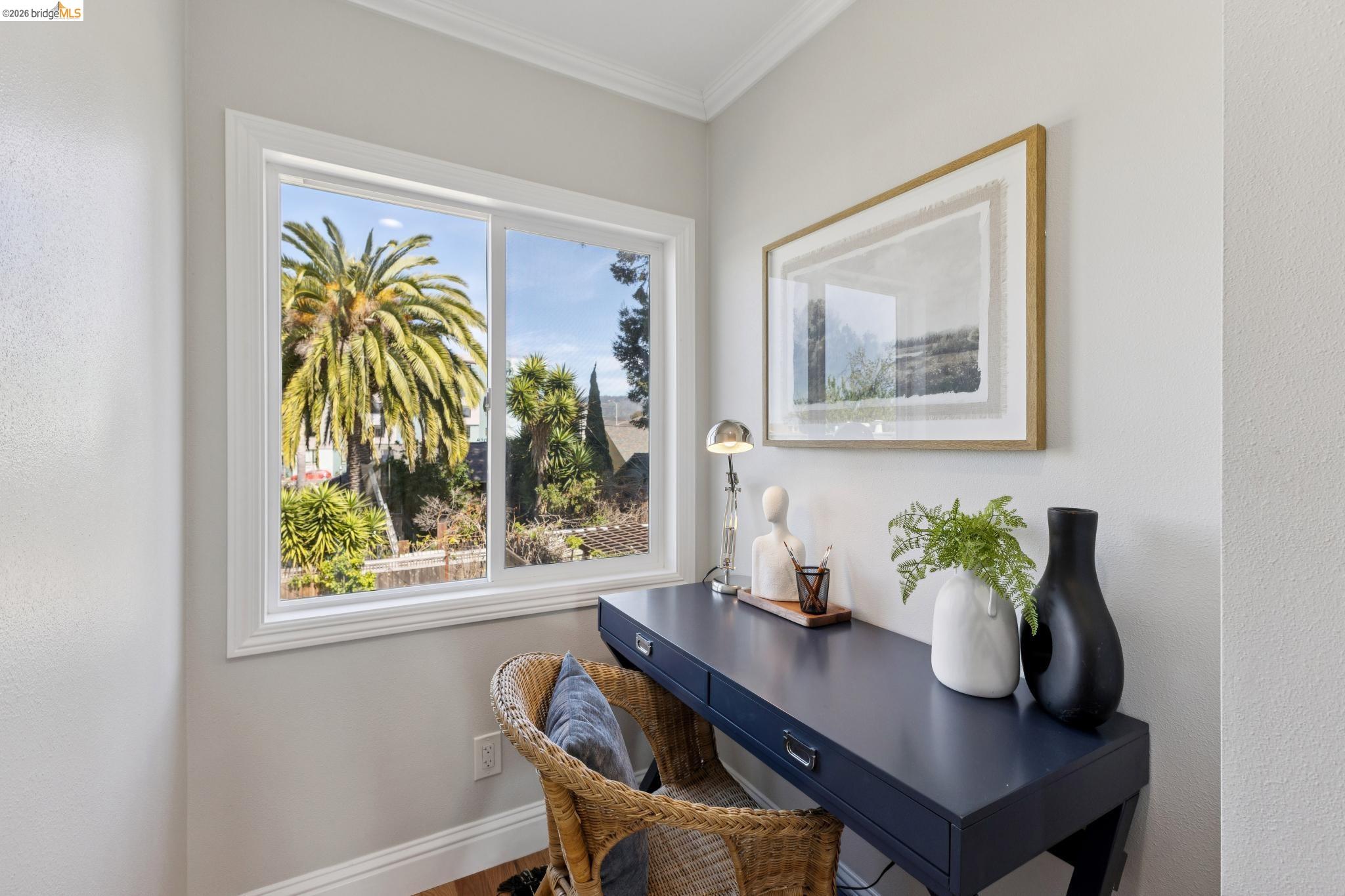 Detail Gallery Image 32 of 46 For 812 37th St, Oakland,  CA 94608 - 4 Beds | 3 Baths