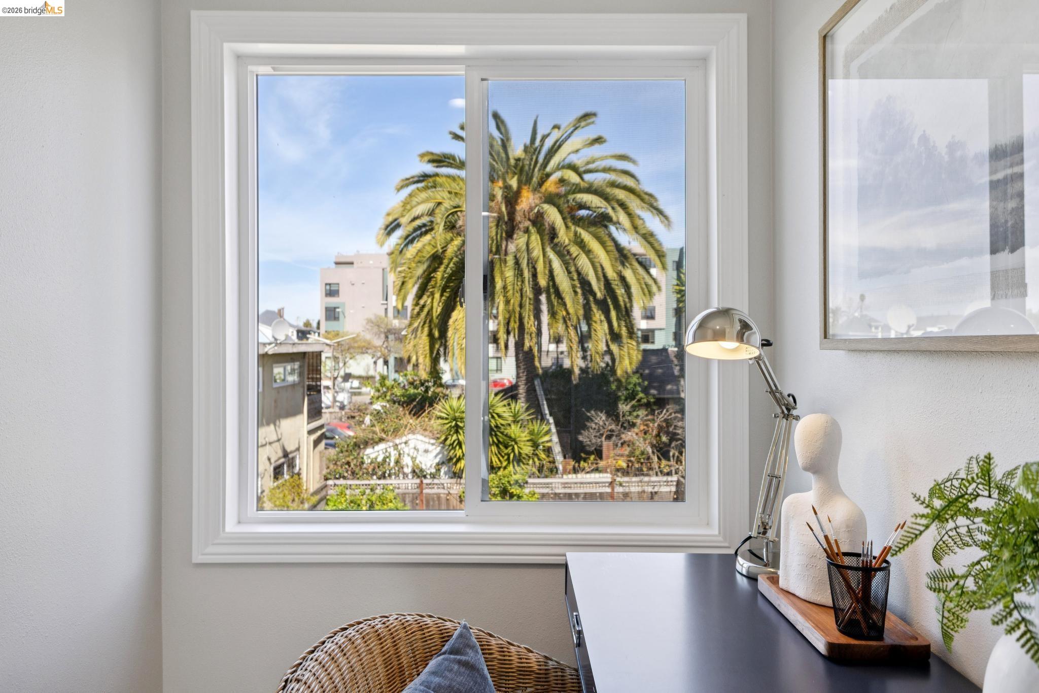 Detail Gallery Image 34 of 46 For 812 37th St, Oakland,  CA 94608 - 4 Beds | 3 Baths