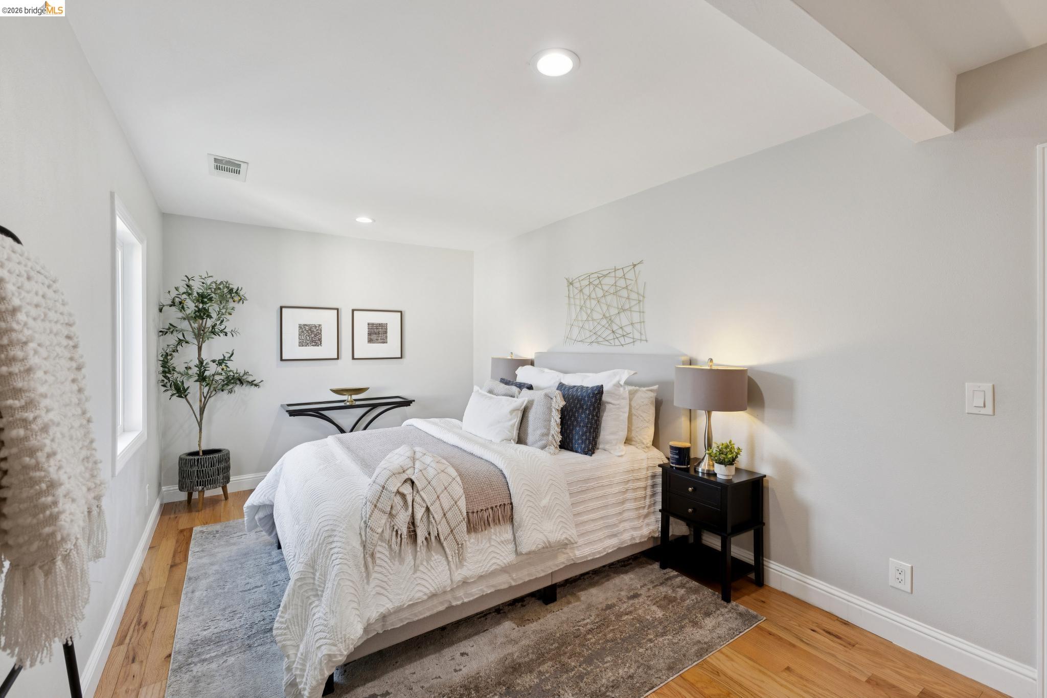 Detail Gallery Image 37 of 46 For 812 37th St, Oakland,  CA 94608 - 4 Beds | 3 Baths