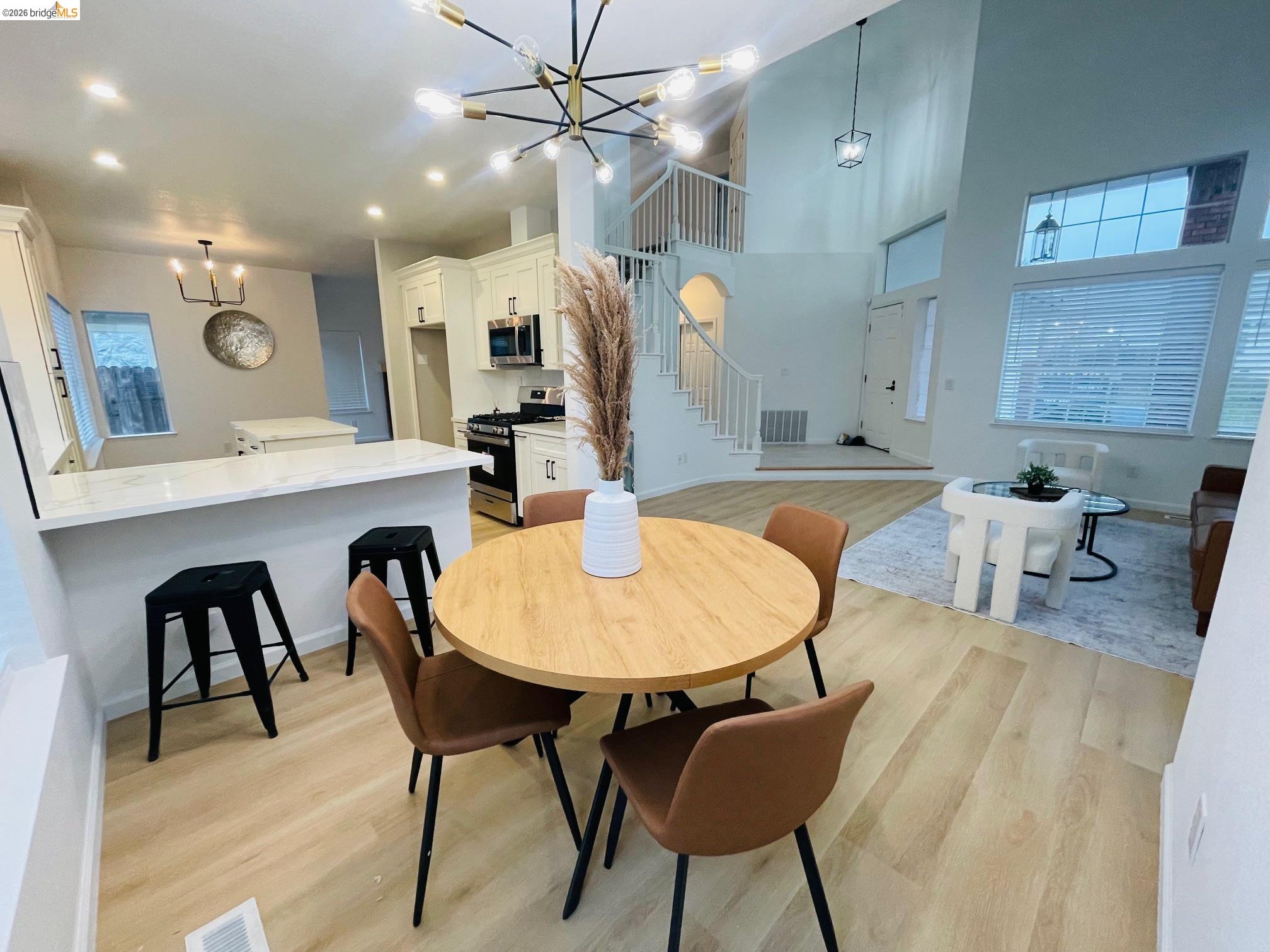 Detail Gallery Image 2 of 36 For 2117 Mark Twain Dr, Antioch,  CA 94531 - 3 Beds | 2/1 Baths