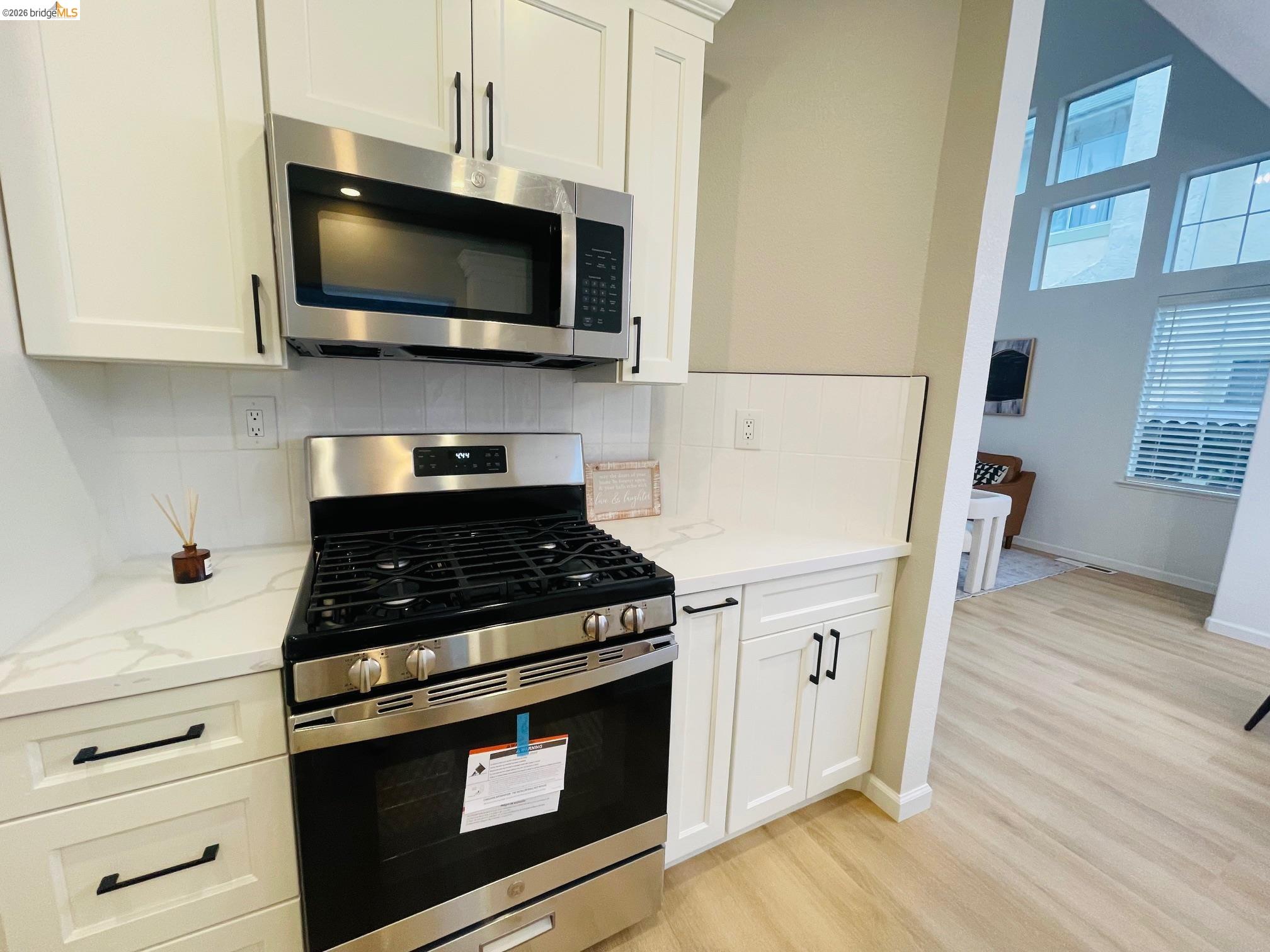 Detail Gallery Image 12 of 36 For 2117 Mark Twain Dr, Antioch,  CA 94531 - 3 Beds | 2/1 Baths